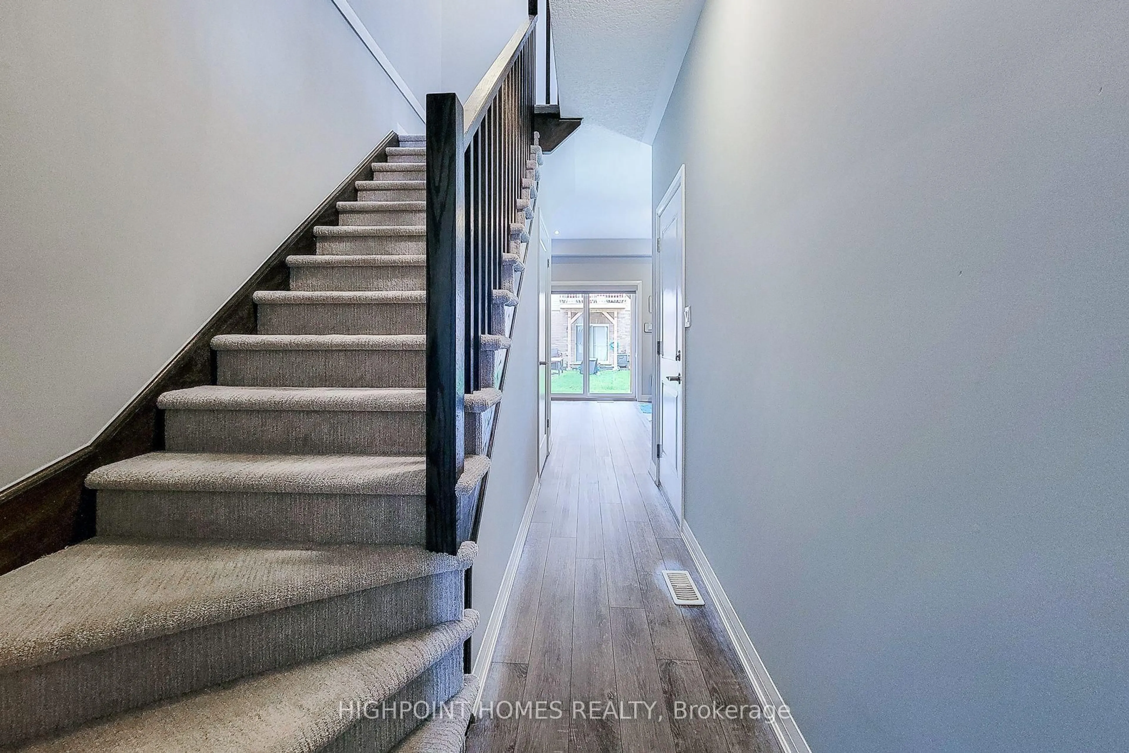 Indoor entryway for 76 Aquarius Cres, Hamilton Ontario L0R 1P0