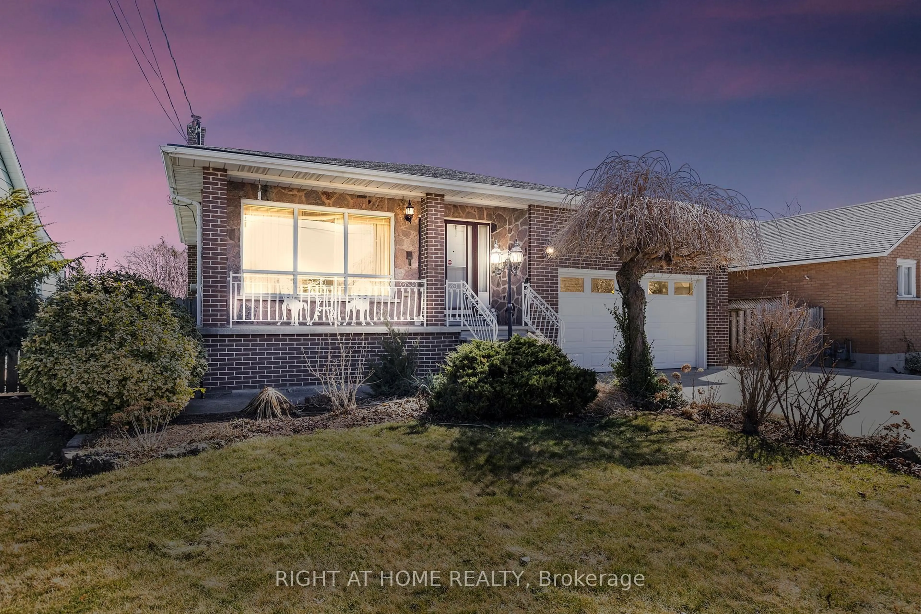 A pic from outside/outdoor area/front of a property/back of a property/a pic from drone, street for 212 Margaret Ave, Hamilton Ontario L8E 2H8