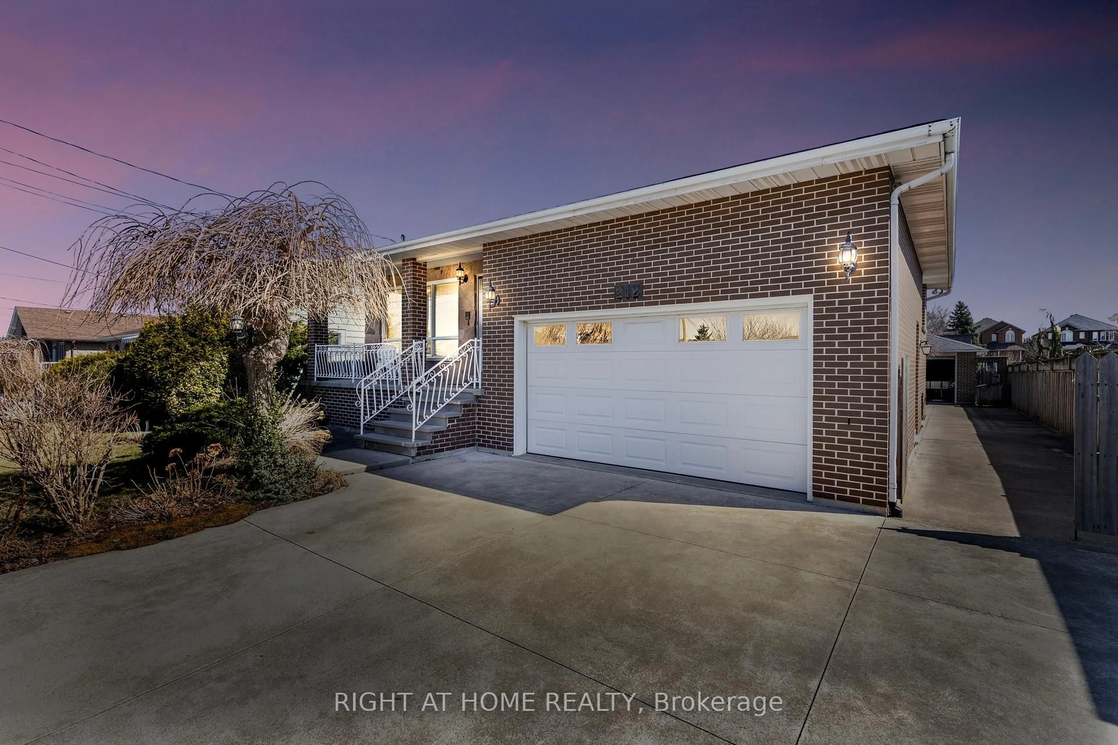 Unknown for 212 Margaret Ave, Hamilton Ontario L8E 2H8