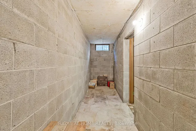 Additional image 42 of 212 Margaret Ave