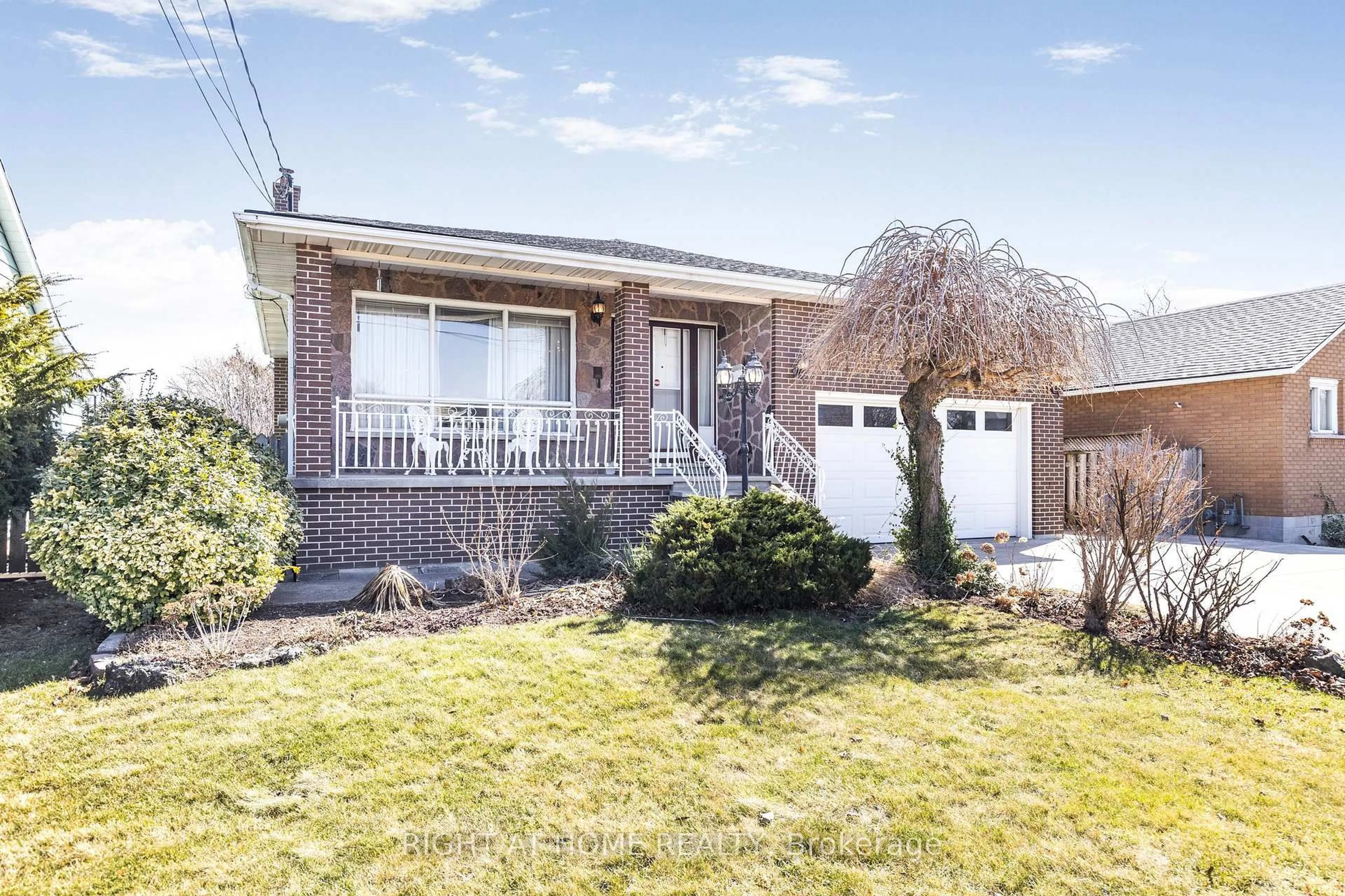Home with brick exterior material, street for 212 Margaret Ave, Hamilton Ontario L8E 2H8