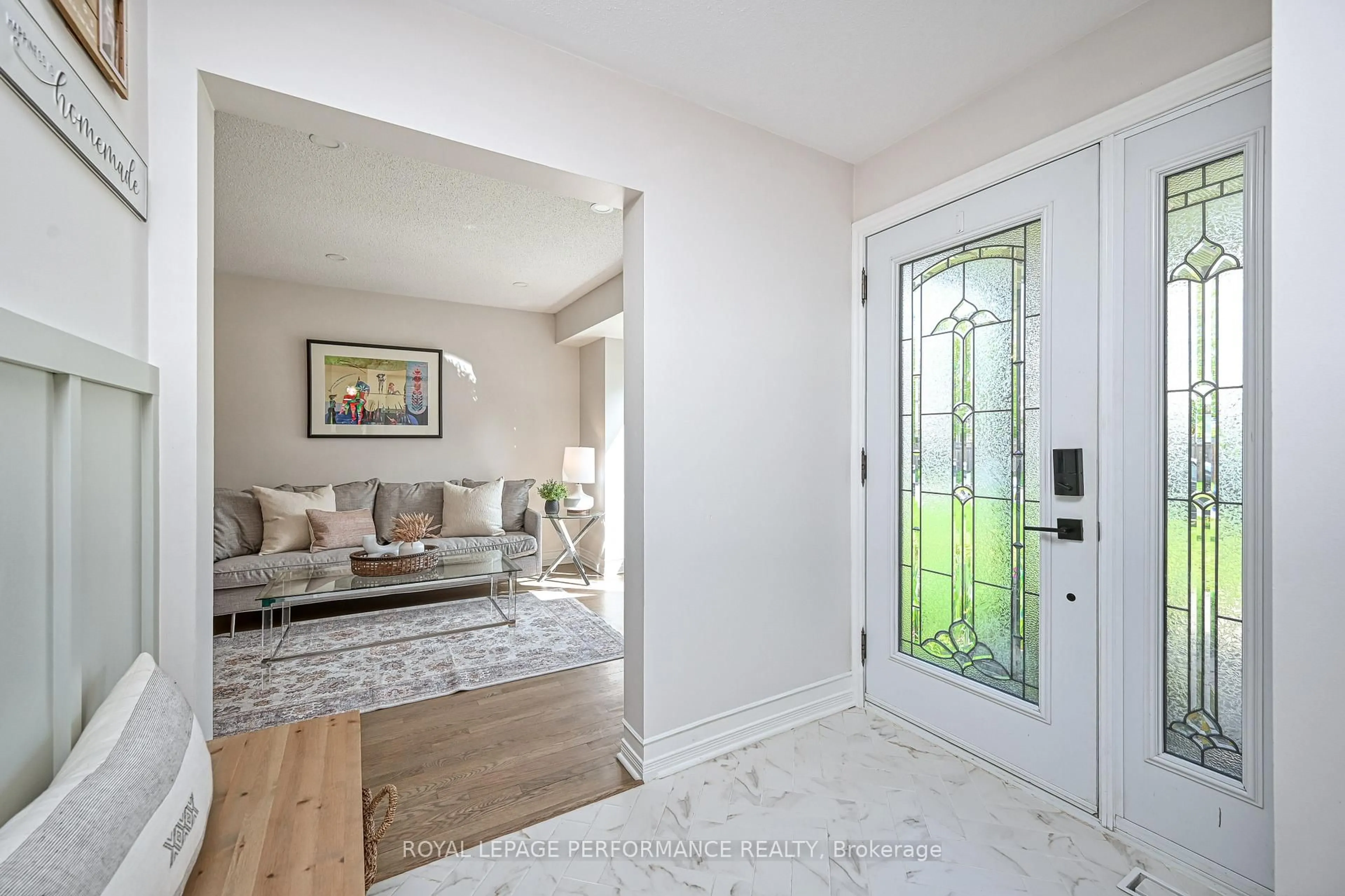 Indoor entryway for 1984 Rolling Brook Dr, Ottawa Ontario K1W 1C7