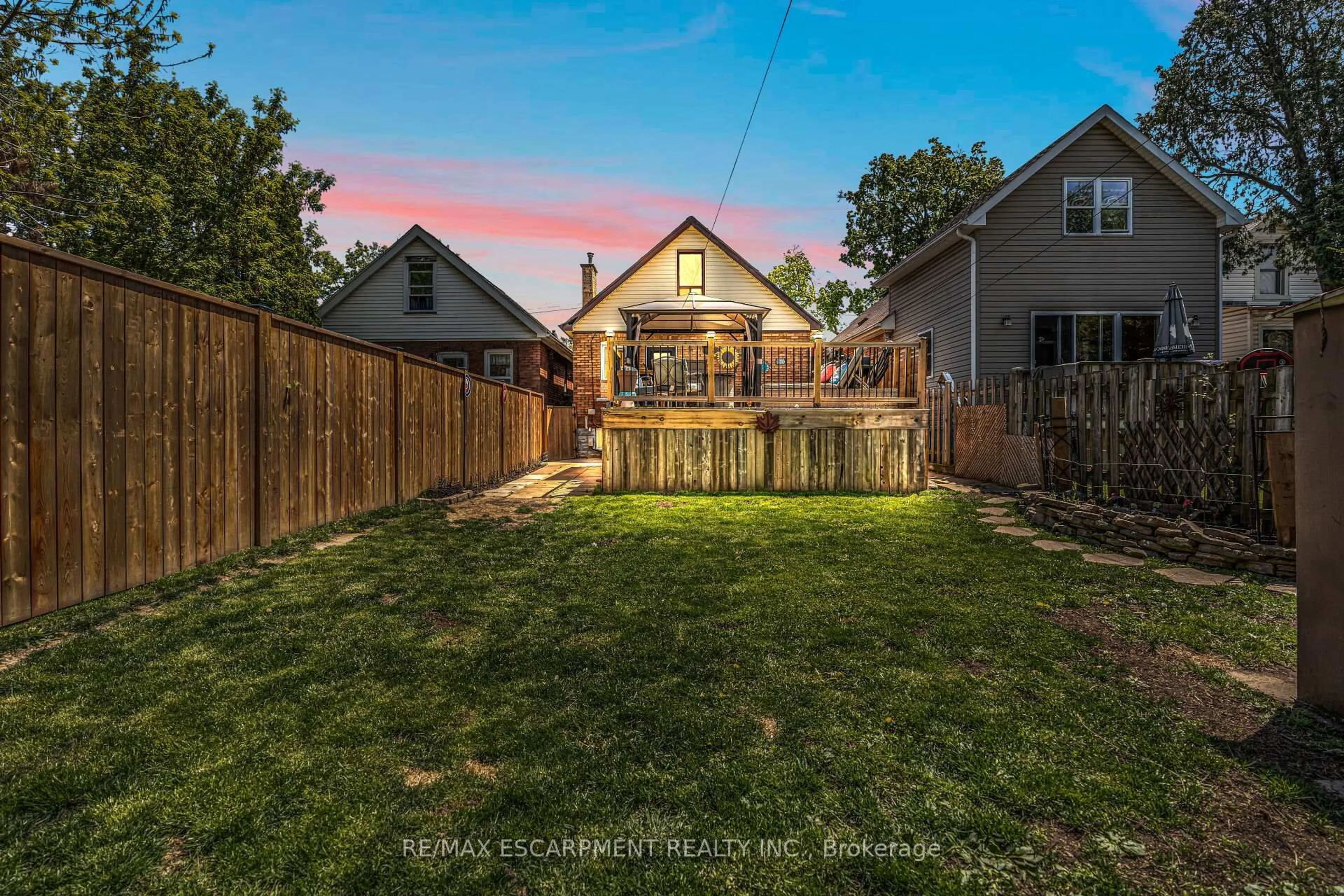Unknown for 52 Graham Ave, Hamilton Ontario L8K 2M1