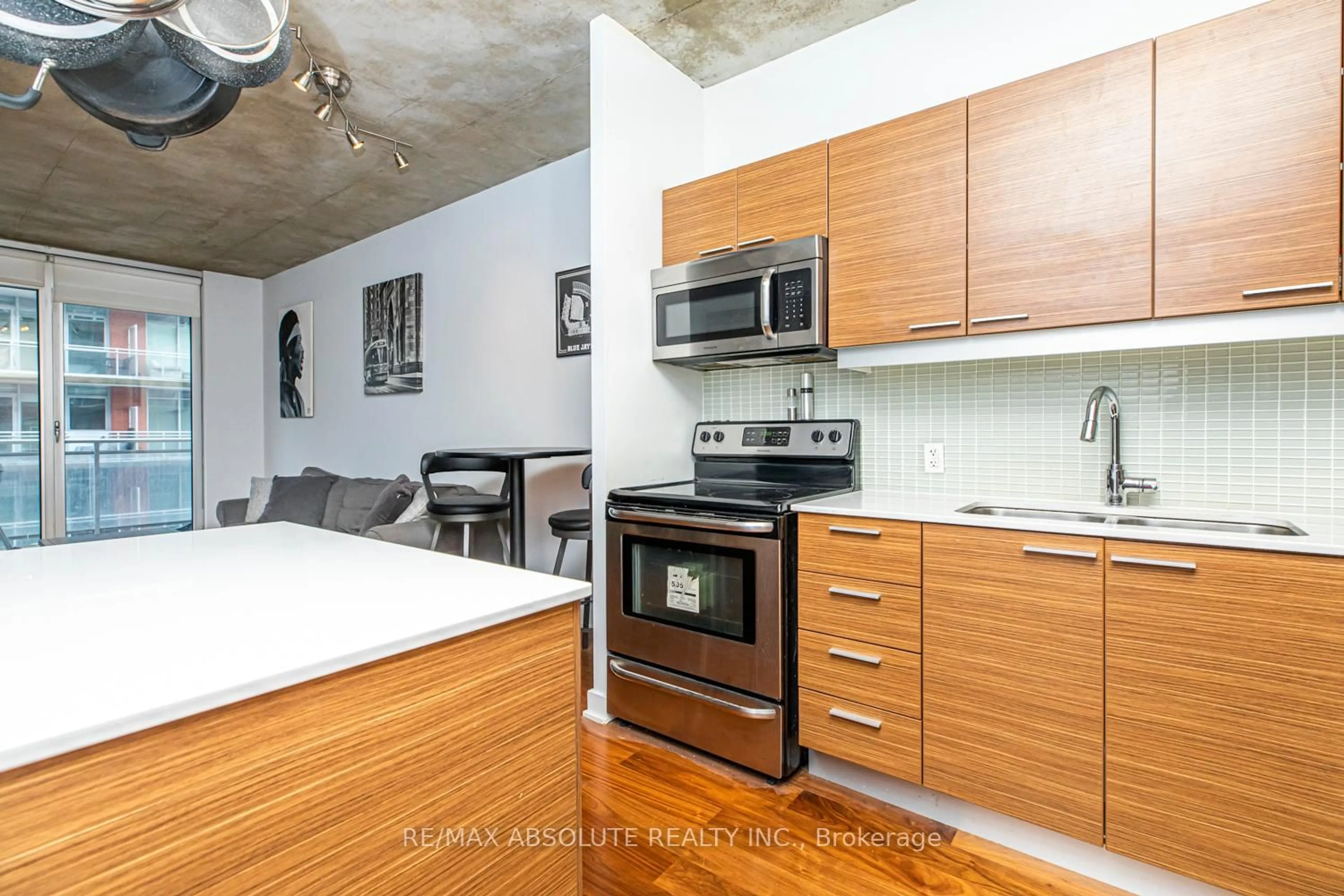 Unknown for 349 Mcleod St #422, Ottawa Ontario K2P 0S1
