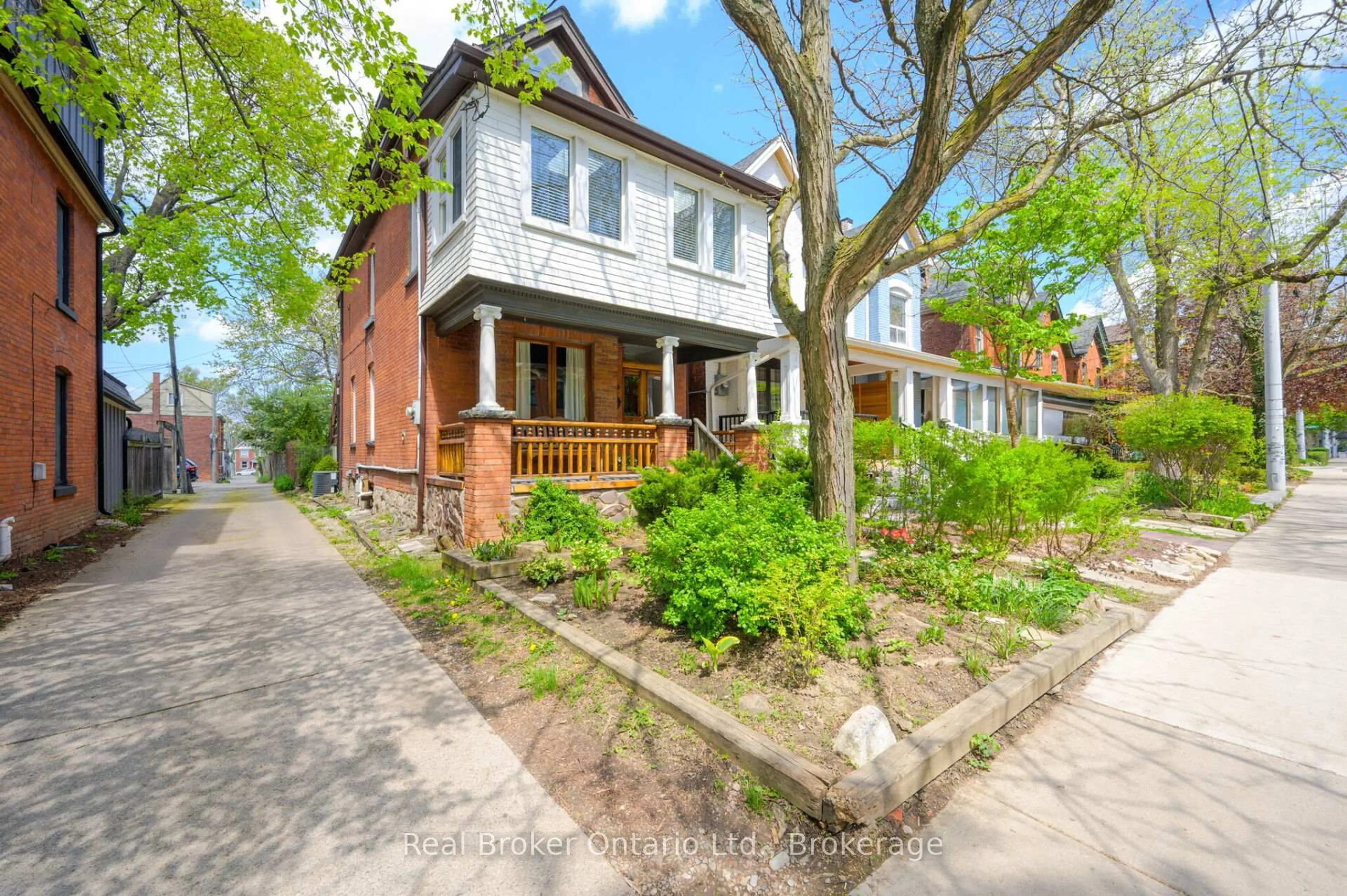 Home with brick exterior material, street for 300 Charlton Ave, Hamilton Ontario L8P 2E5