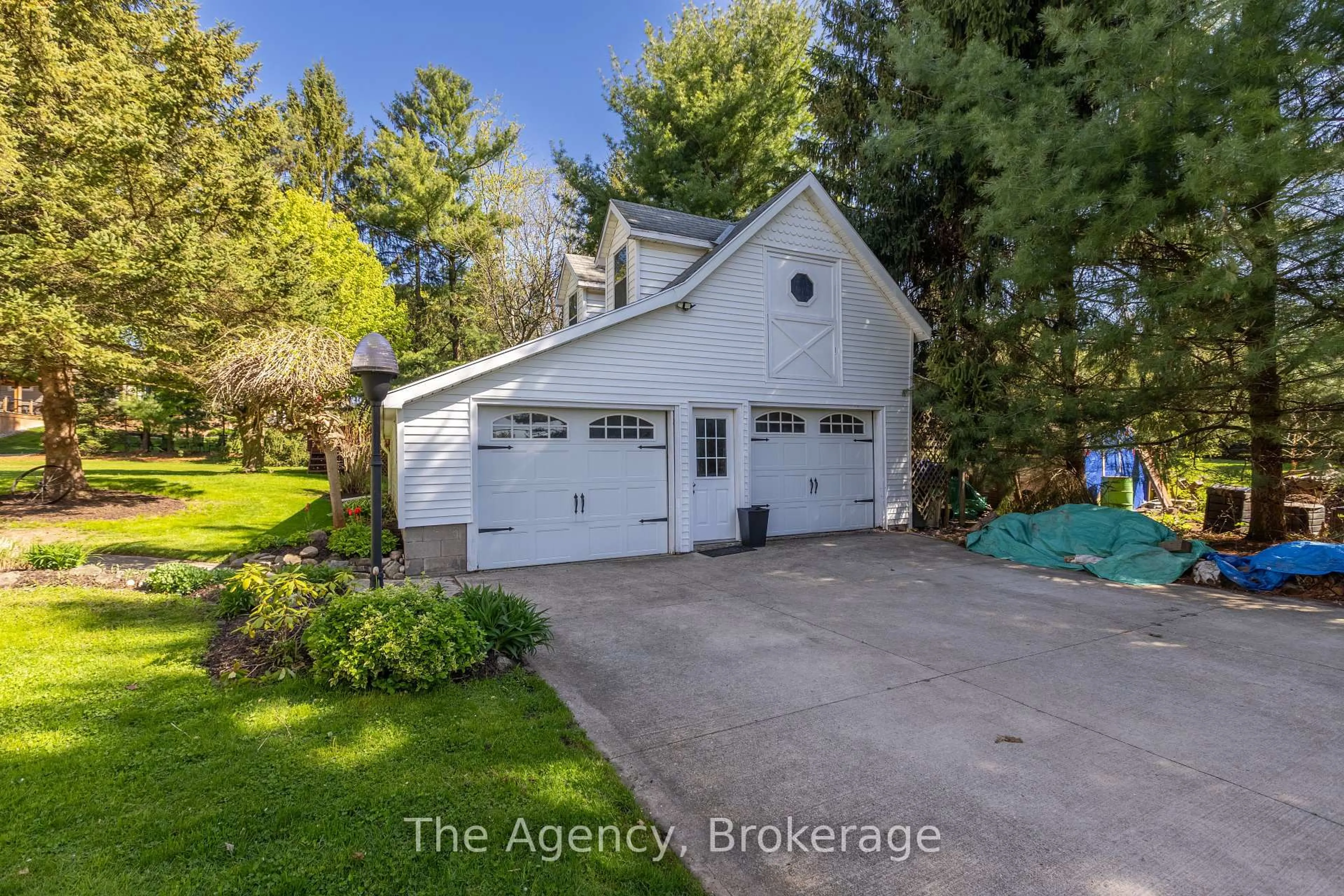 Indoor garage for 511 Canboro Rd, Pelham Ontario L0S 1C0