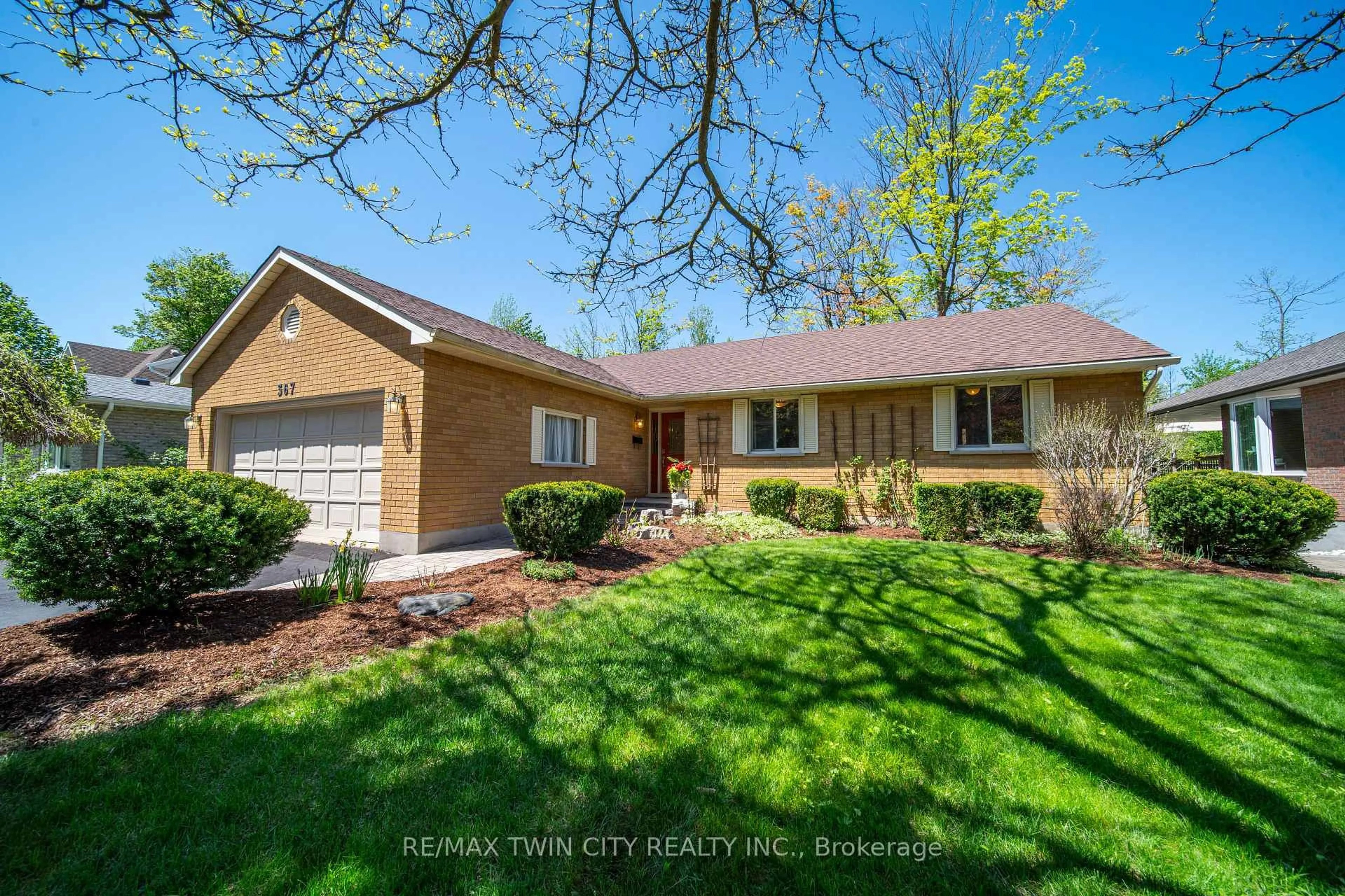 Home with brick exterior material, street for 367 Northlake Dr, Waterloo Ontario N2V 1W6