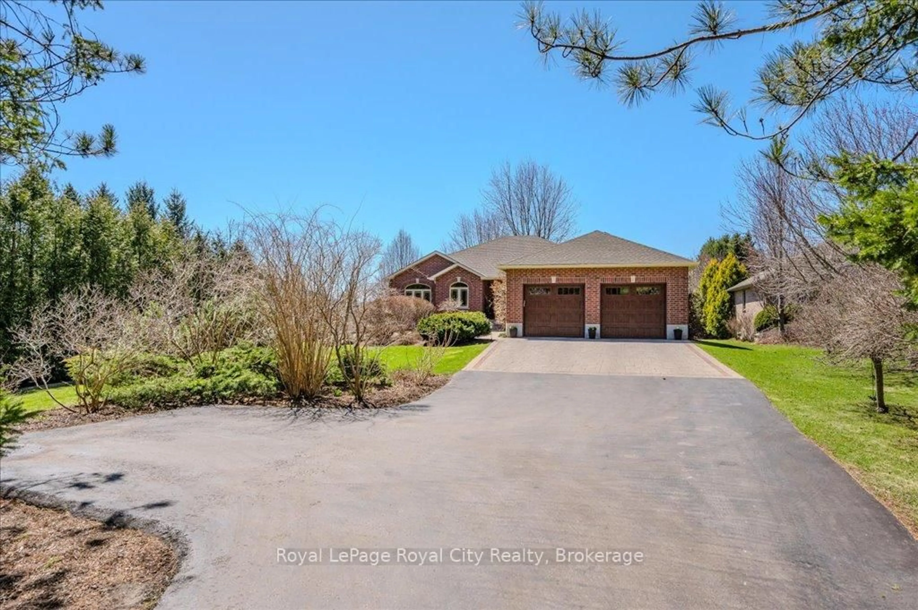 A pic from outside/outdoor area/front of a property/back of a property/a pic from drone, water/lake/river/ocean view for 953 St David St, Centre Wellington Ontario N1M 2W3
