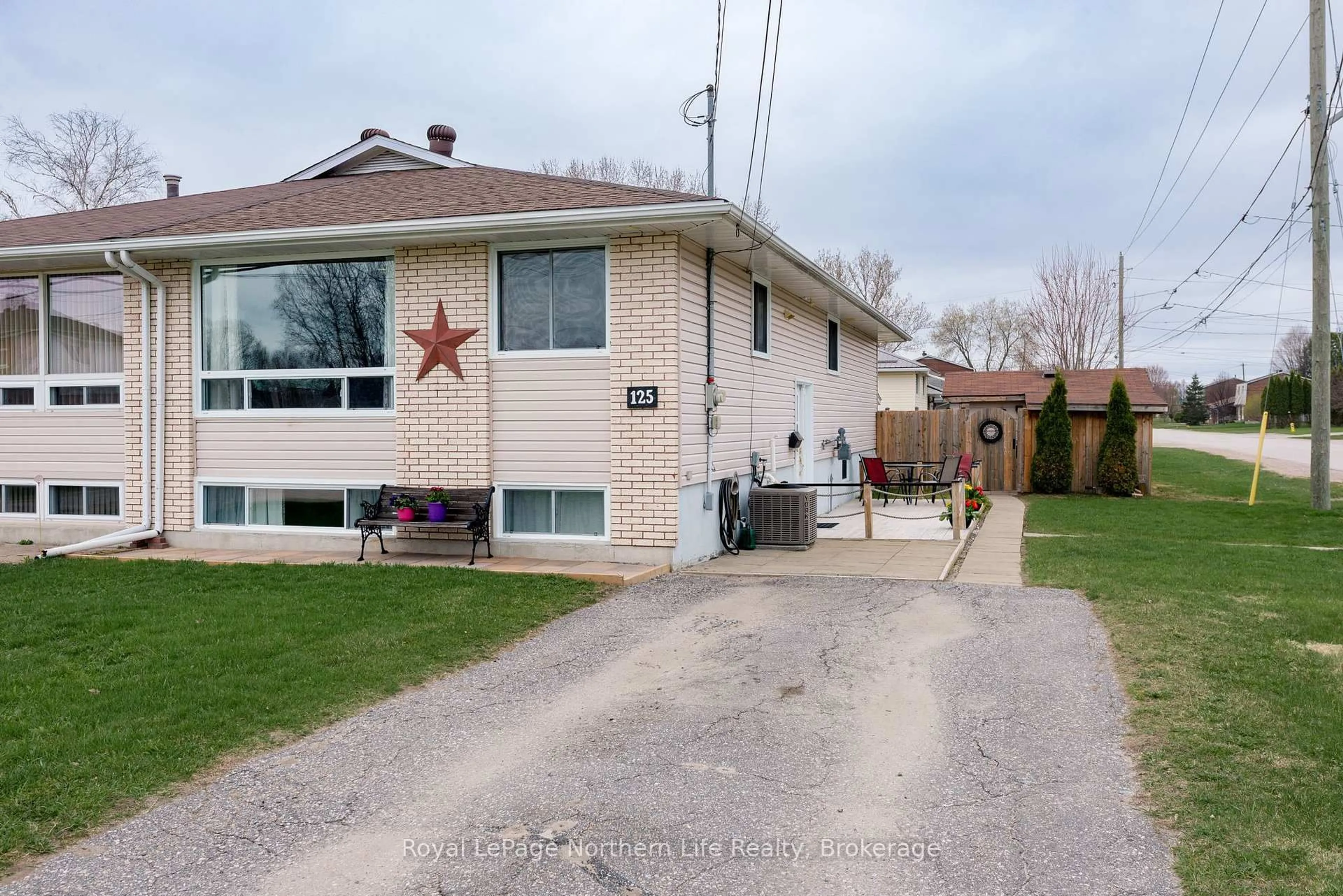 Unknown for 125 Johnston Rd, North Bay Ontario P1B 8G1
