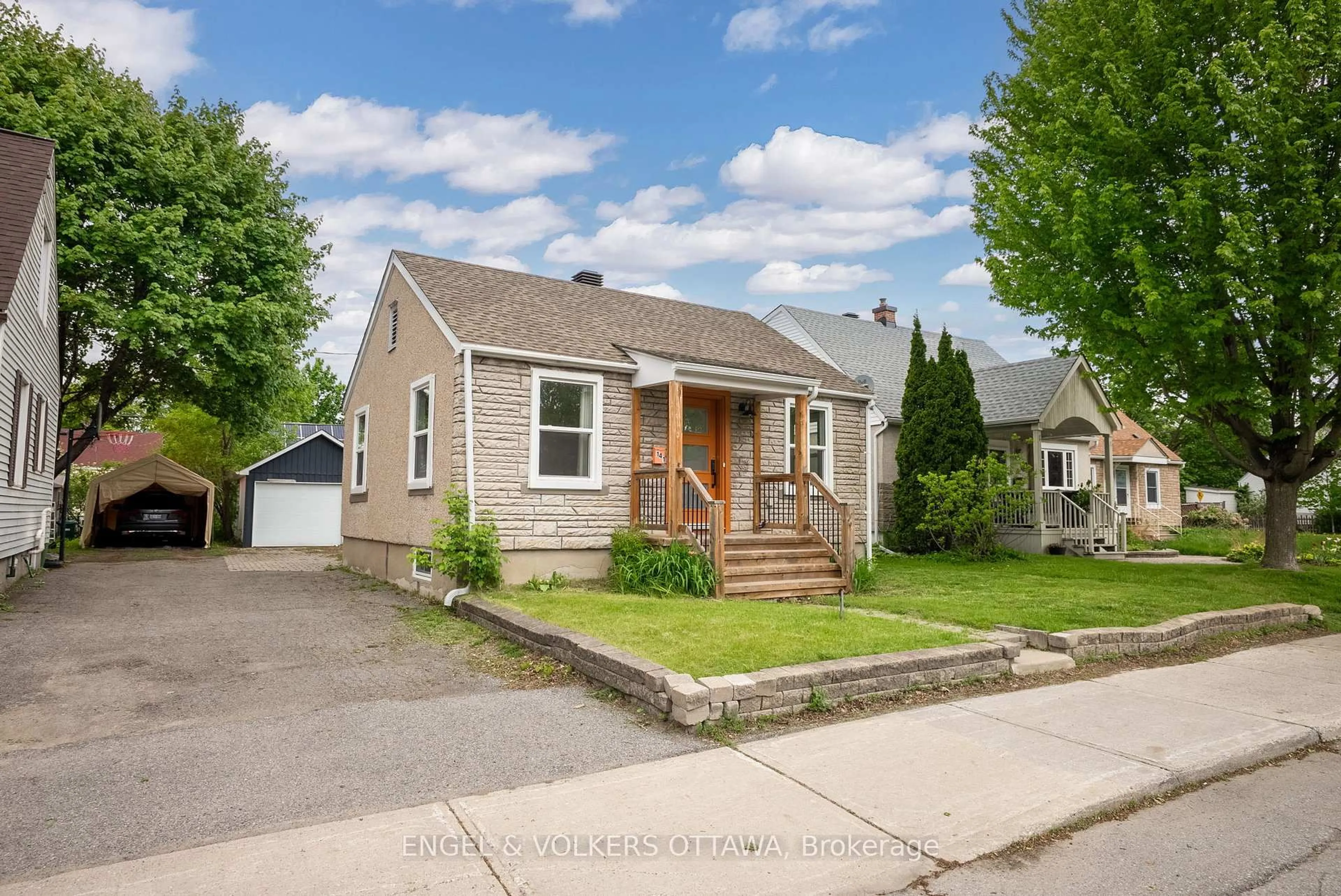 Unknown for 141 Crerar Ave, Ottawa Ontario K1Z 7P4