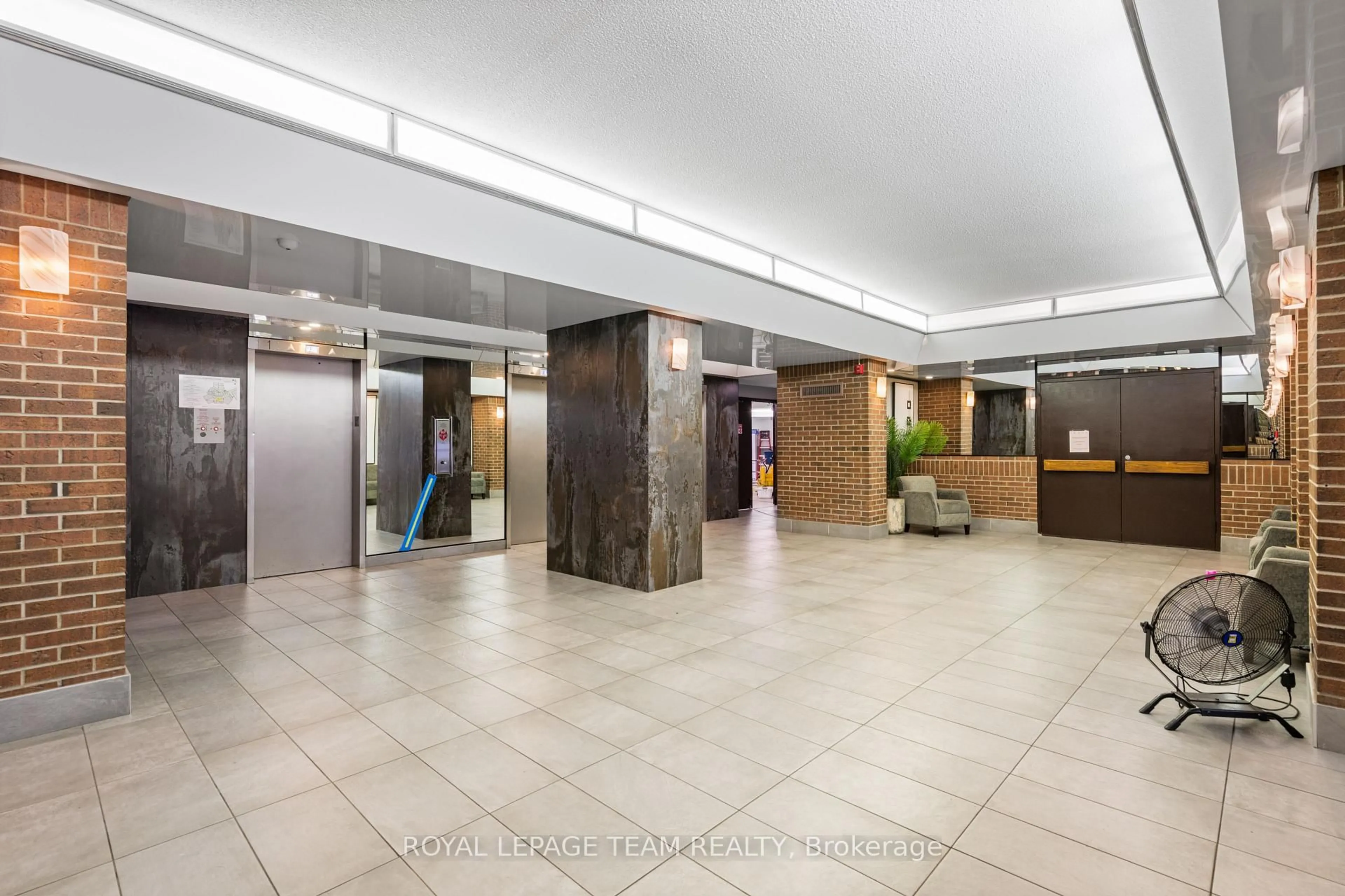 Lobby for 1380 Prince Of Wales Dr #2505, Ottawa Ontario K2C 3N5