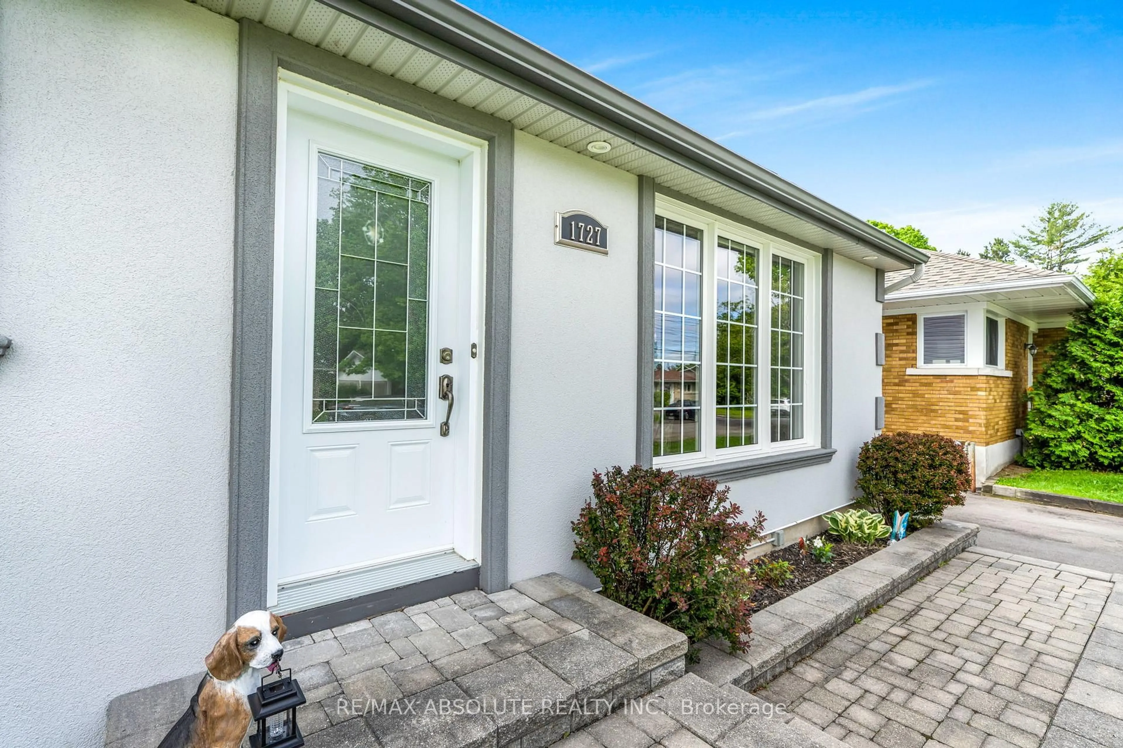 Home with vinyl exterior material, street for 1727 Chene St, Clarence-Rockland Ontario K4K 1K5