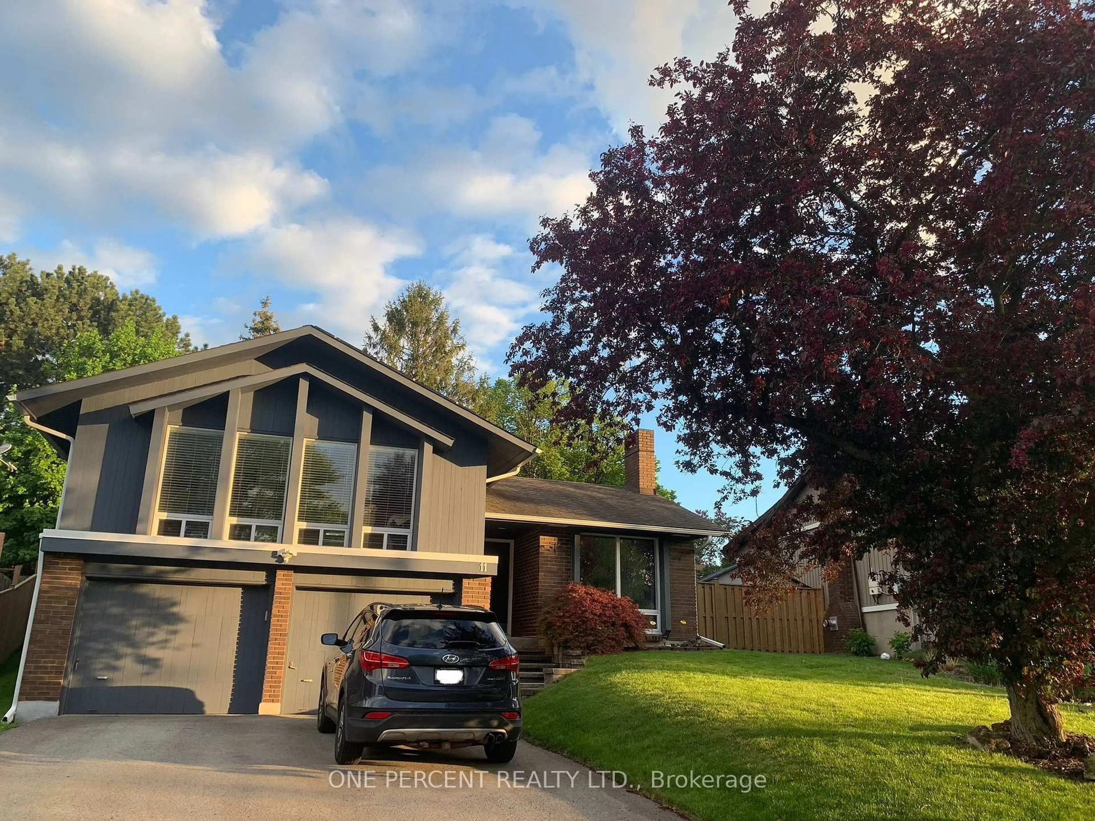 Home with vinyl exterior material, street for 11 The Pinery St, St. Catharines Ontario L2M 6M5