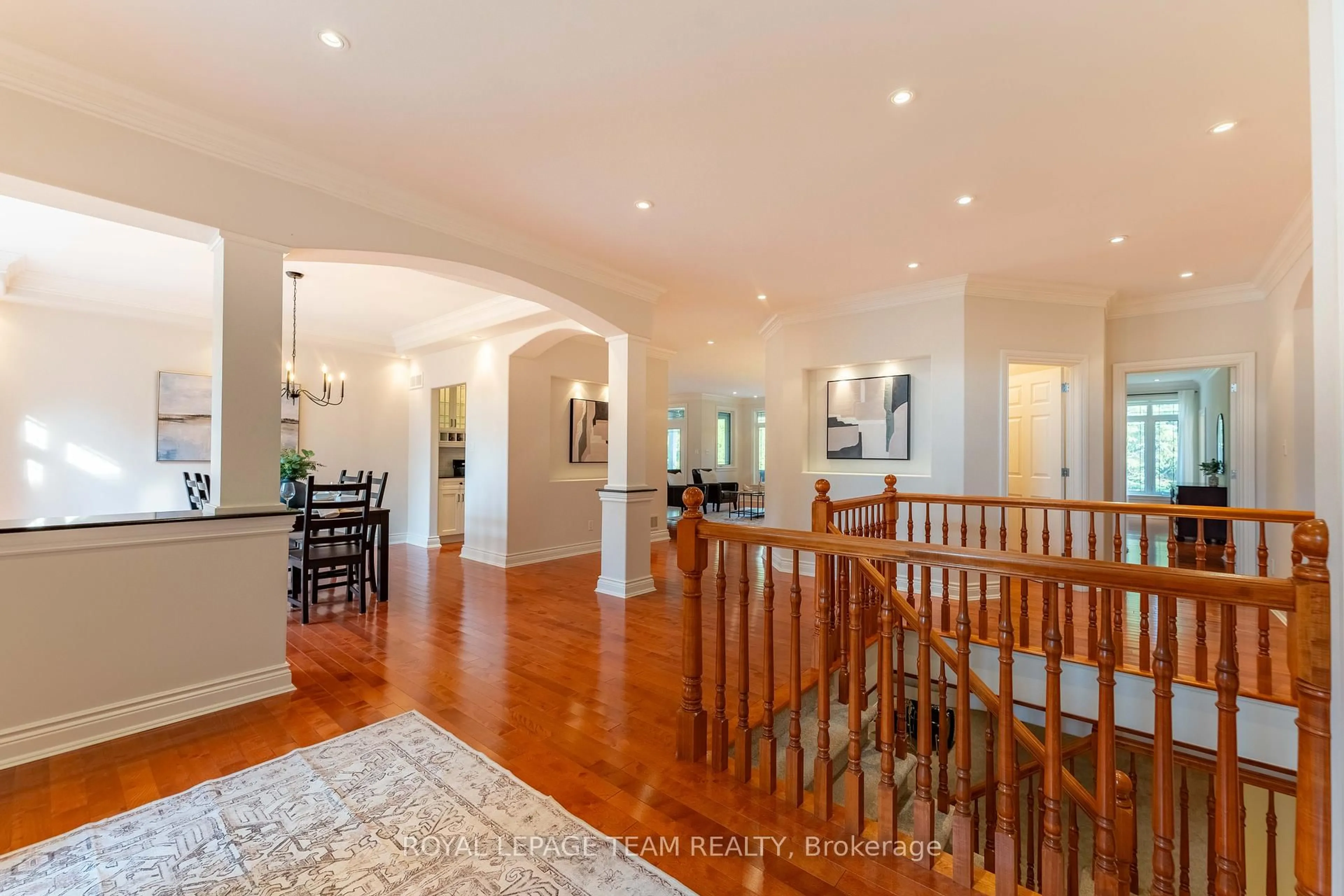Indoor foyer for 5422 Wadell Crt, Ottawa Ontario K4M 1L3