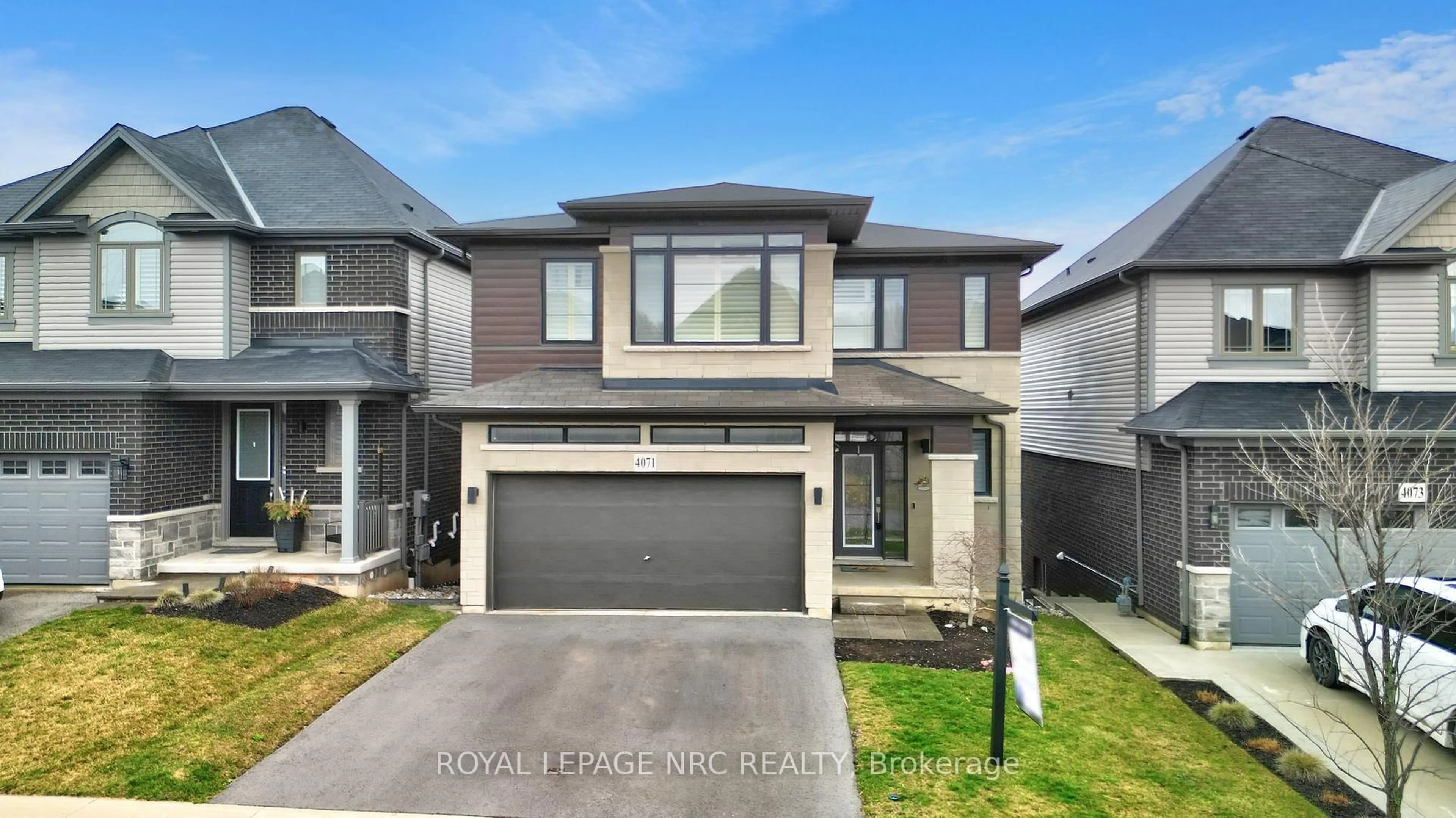 Home with brick exterior material, street for 4071 Thomas St, Lincoln Ontario L3J 0S5