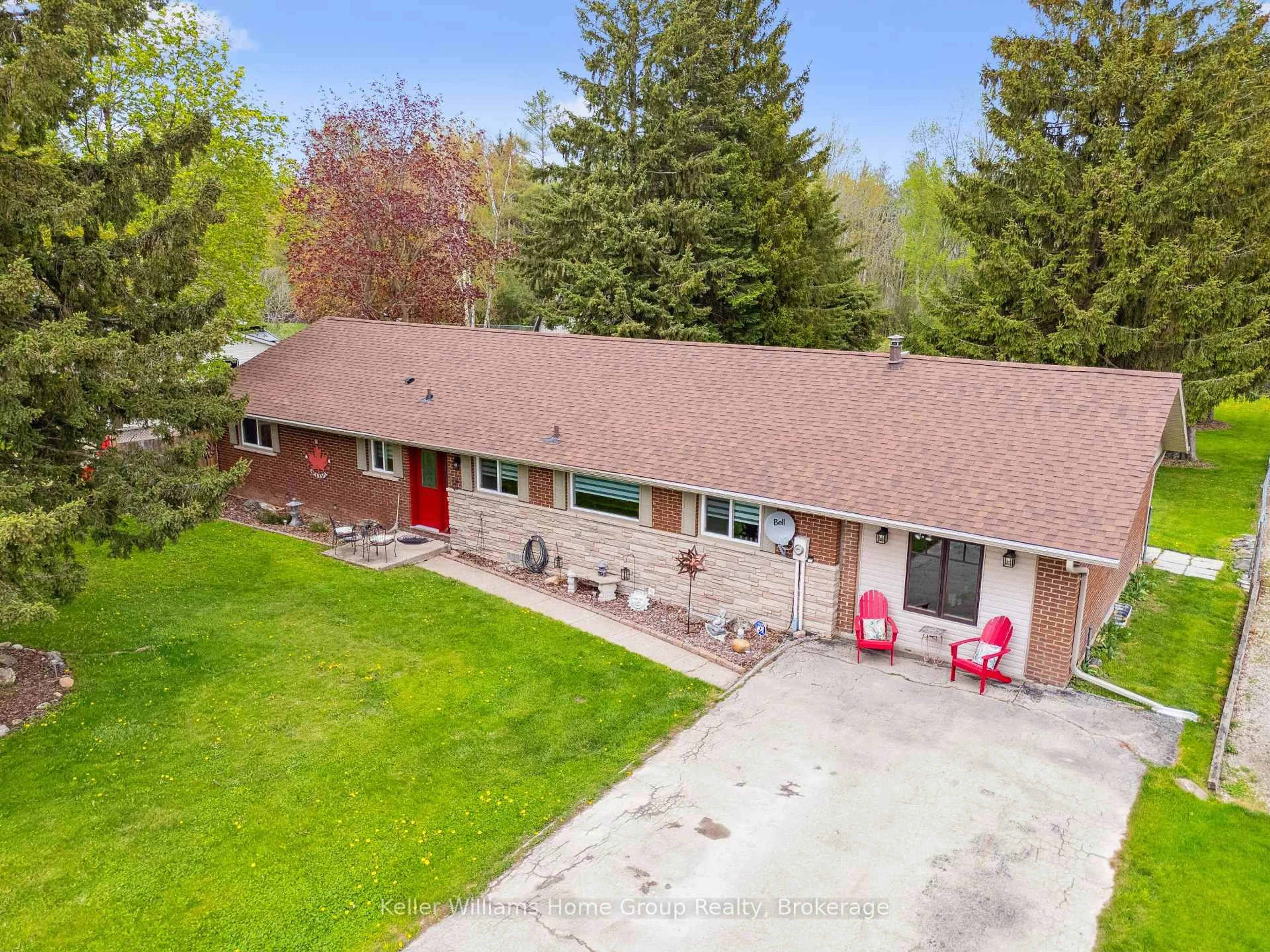 A pic from outside/outdoor area/front of a property/back of a property/a pic from drone, unknown for 6167 Guelph St, Centre Wellington Ontario N0B 1S0