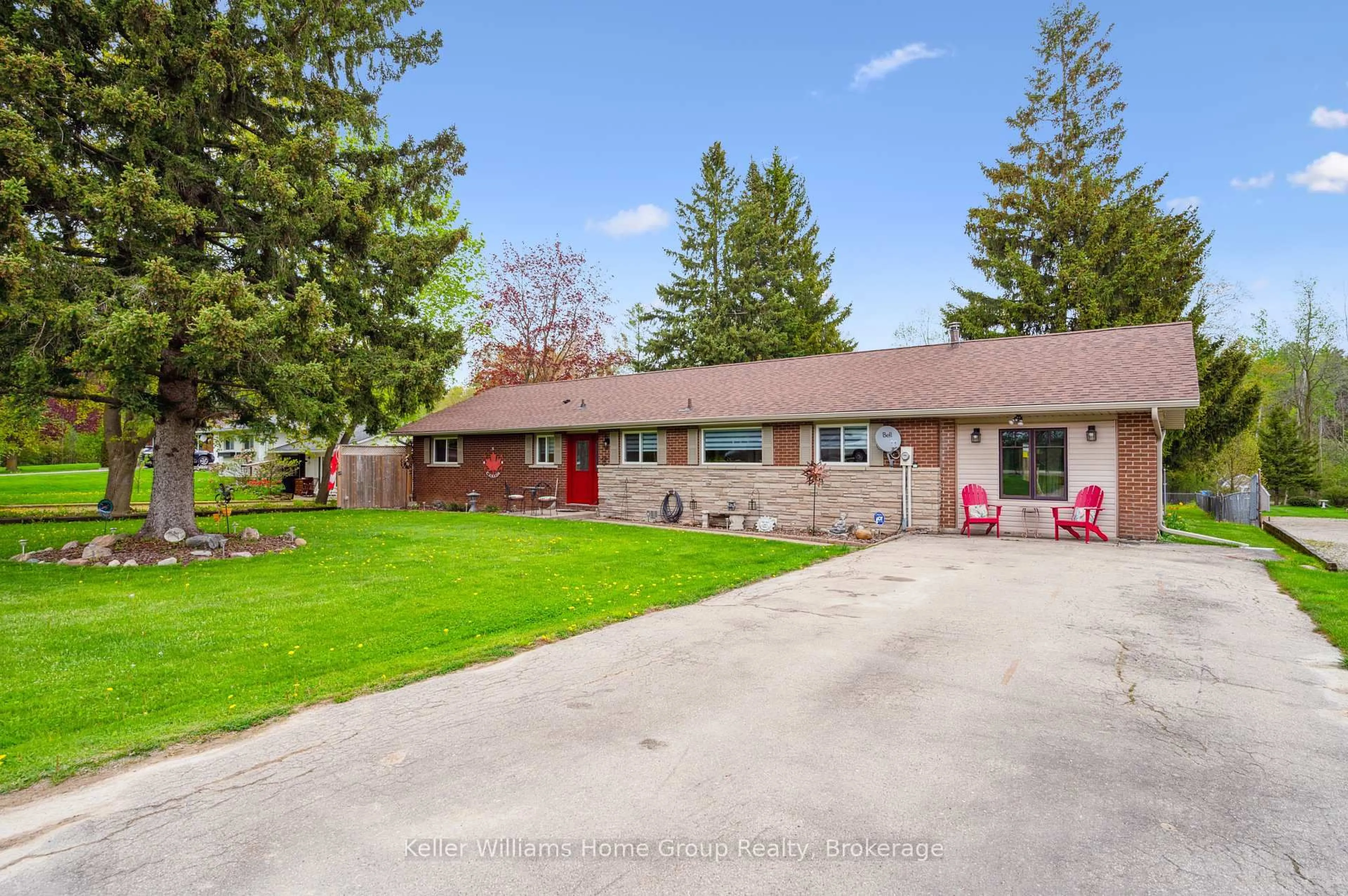 A pic from outside/outdoor area/front of a property/back of a property/a pic from drone, street for 6167 Guelph St, Centre Wellington Ontario N0B 1S0