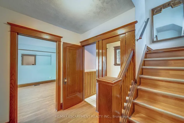 Additional property image - 101 Houghton Ave