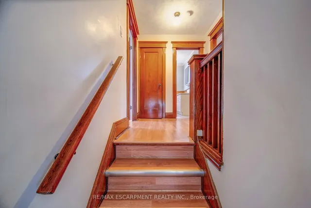 Additional property image - 101 Houghton Ave