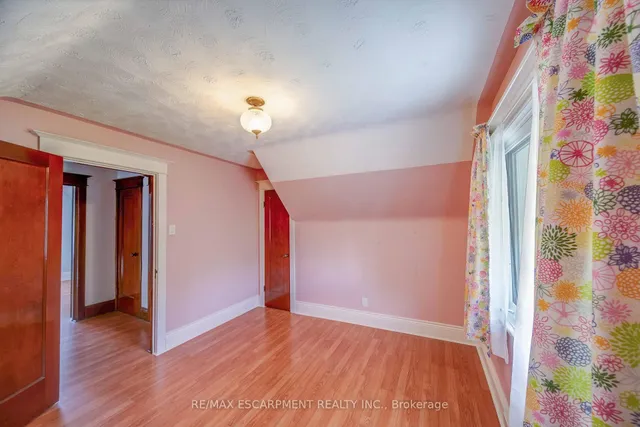 Additional property image - 101 Houghton Ave