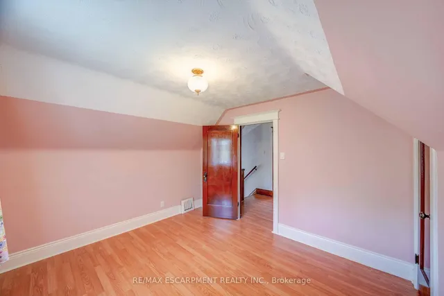 Additional property image - 101 Houghton Ave