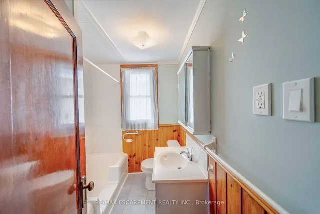 Additional property image - 101 Houghton Ave