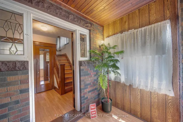 Additional property image - 101 Houghton Ave