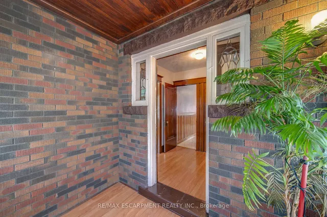 Additional property image - 101 Houghton Ave