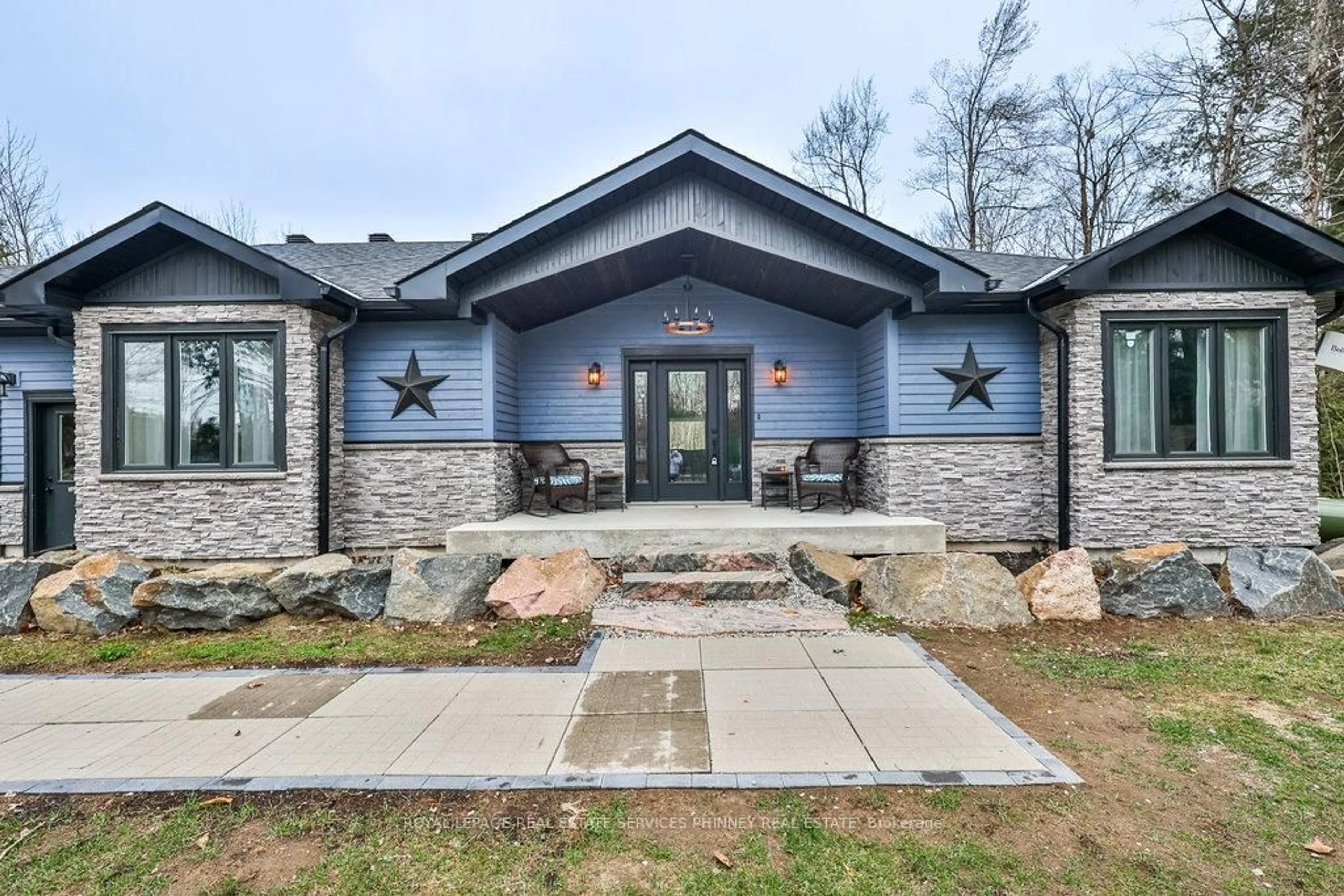 Home with brick exterior material, unknown for 1068 Xavier St, Gravenhurst Ontario P0E 1G0