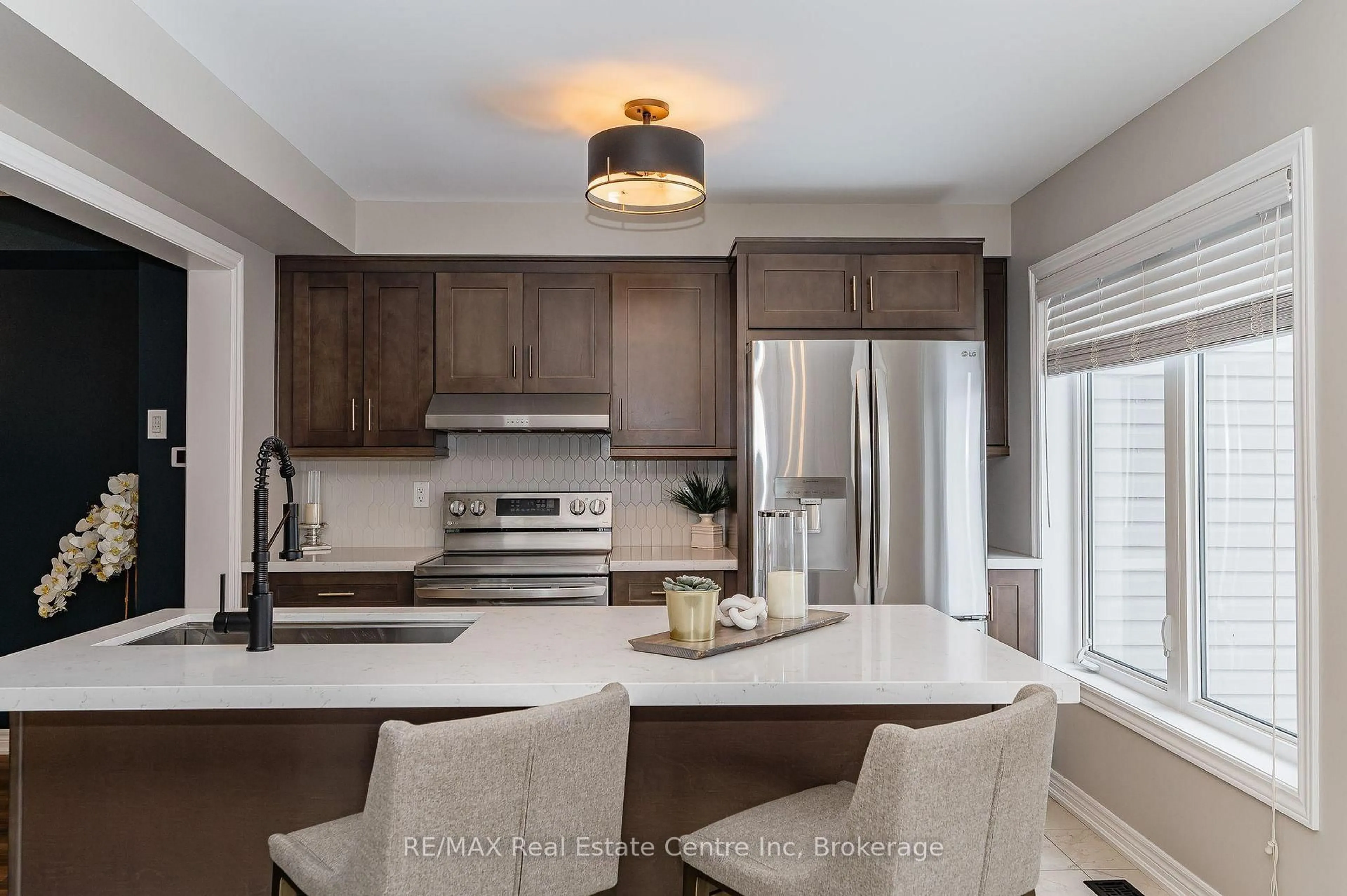 Open concept kitchen, unknown for 395 Linden Dr #2, Cambridge Ontario N3H 0C8