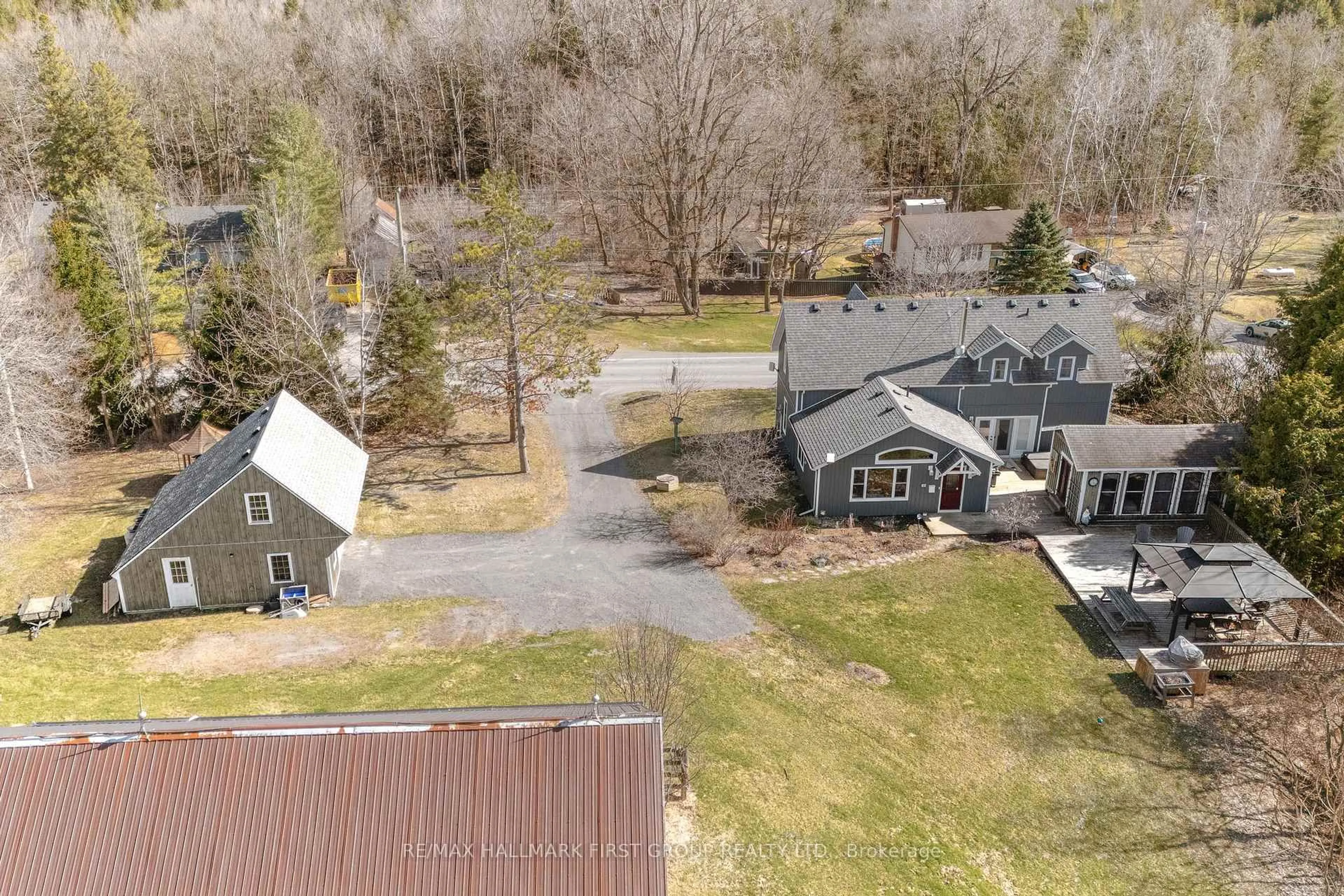 A pic from outside/outdoor area/front of a property/back of a property/a pic from drone, mountain view for 16882 Telephone Rd, Ingleside Ontario K8V 5P4