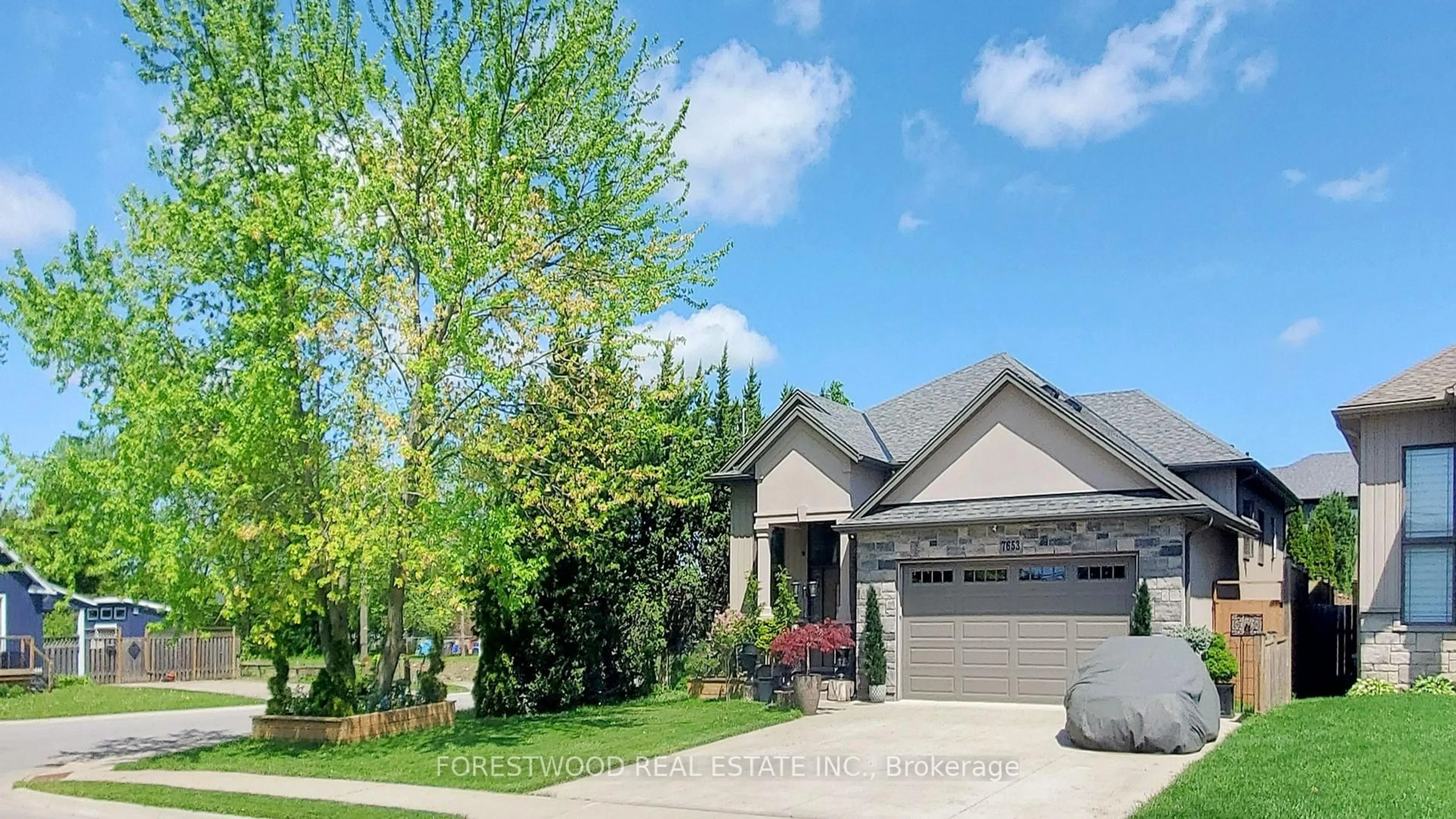 Home with vinyl exterior material, street for 7653 MULHERN St, Niagara Falls Ontario L2H 1B2