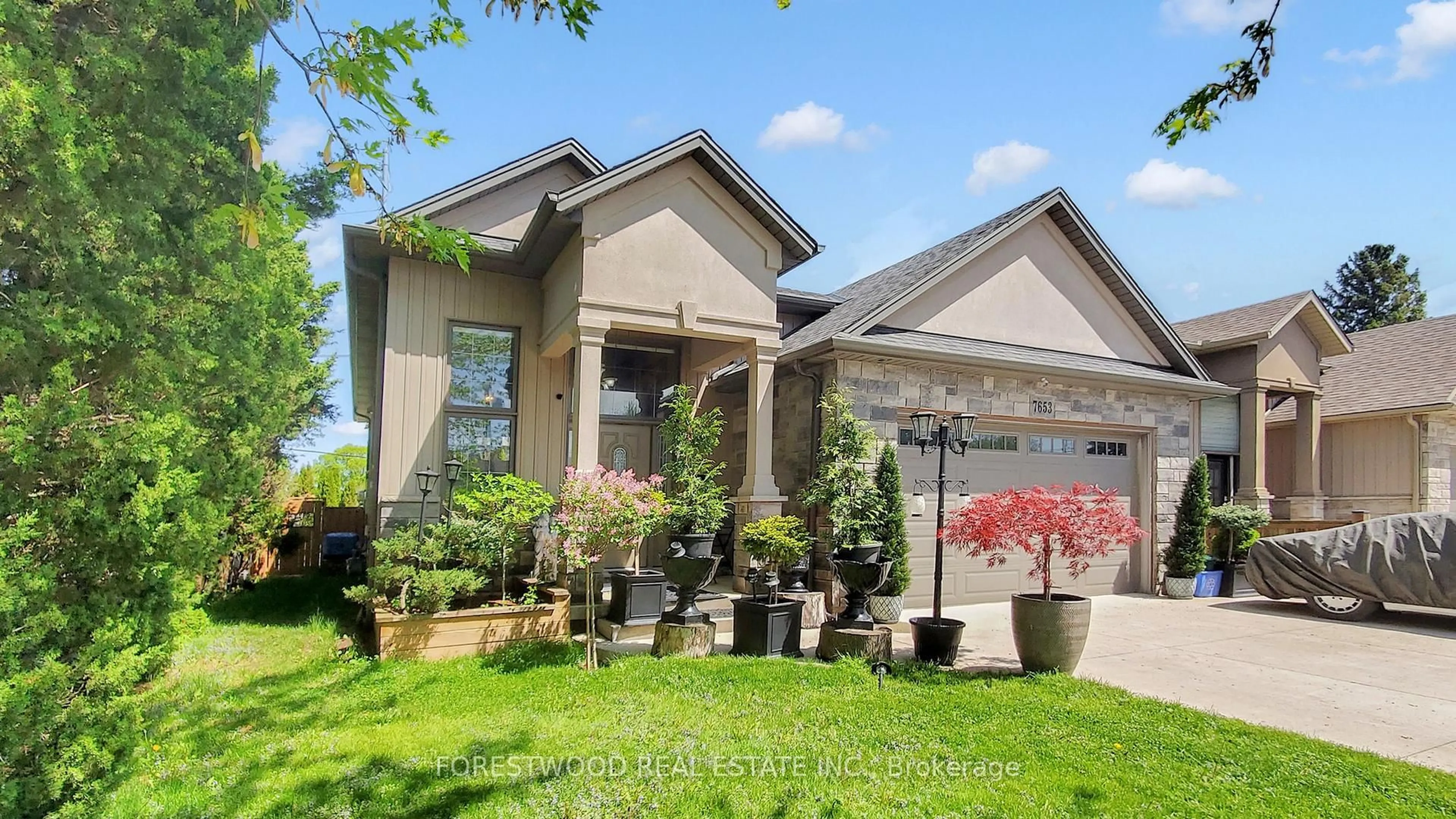 Home with brick exterior material, unknown for 7653 MULHERN St, Niagara Falls Ontario L2H 1B2