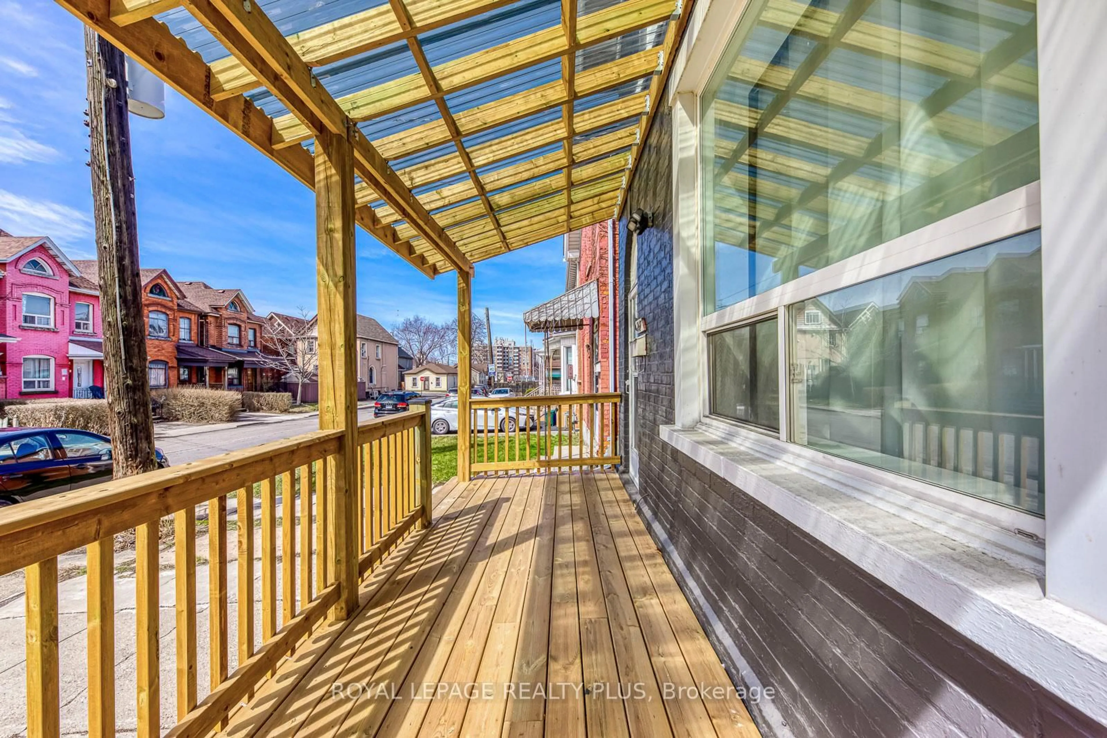 Patio, street for 247 Robert St, Hamilton Ontario L8L 2R2