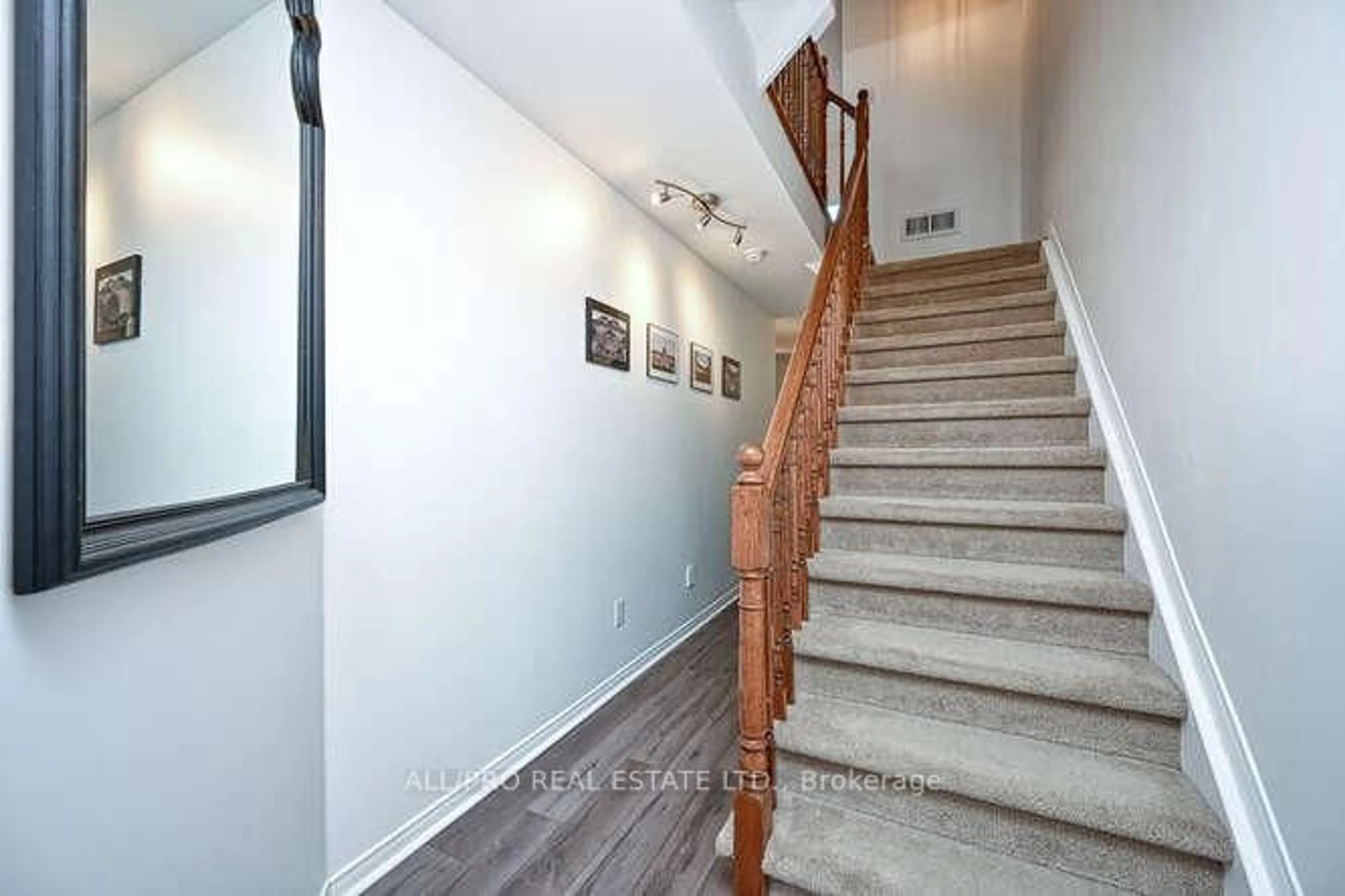 Stairs for 74 Songbird Private, Ottawa Ontario K2H 0A2