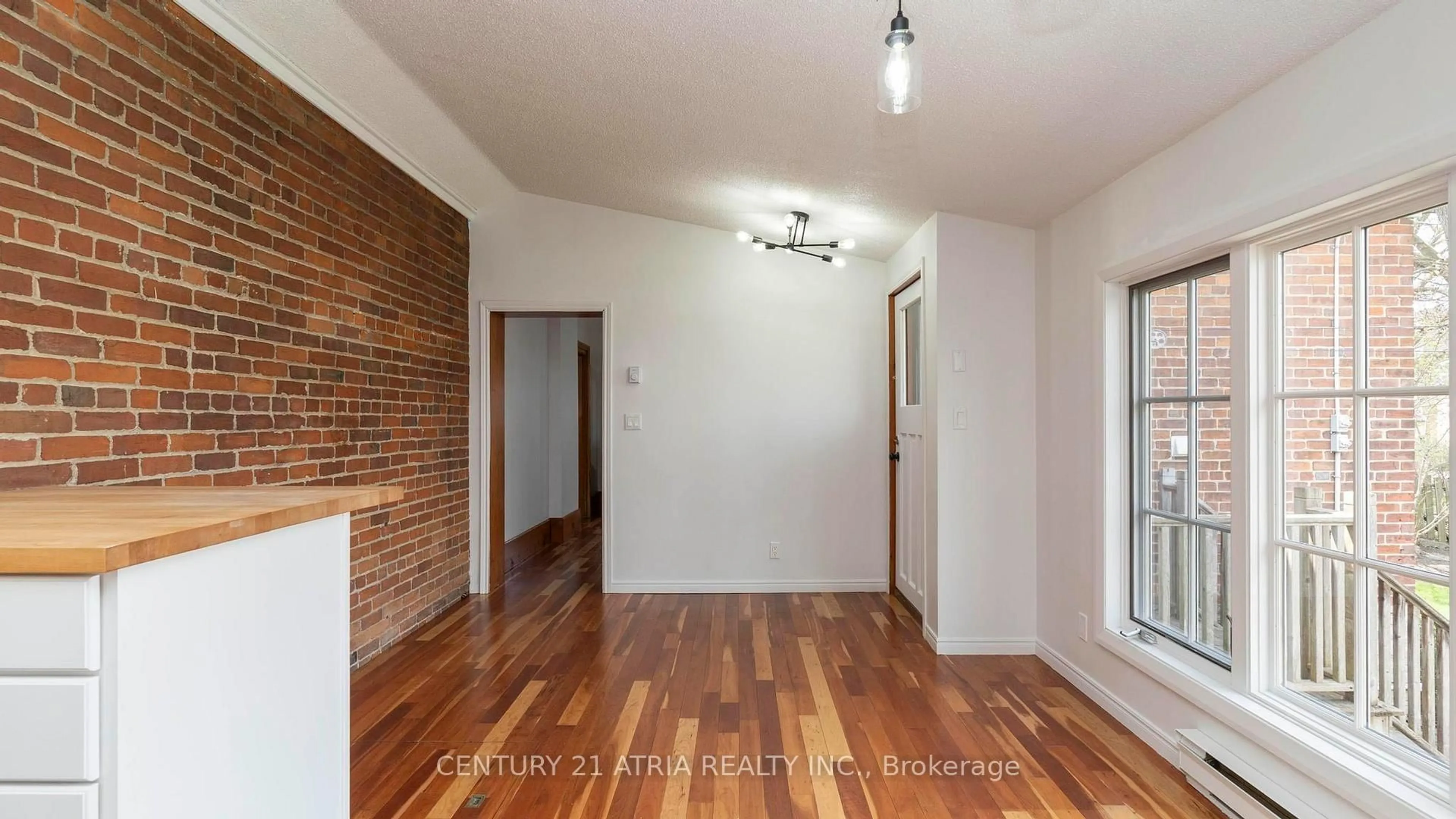 A pic of a room for 130 Wellington St, St. Marys Ontario N4X 1A6