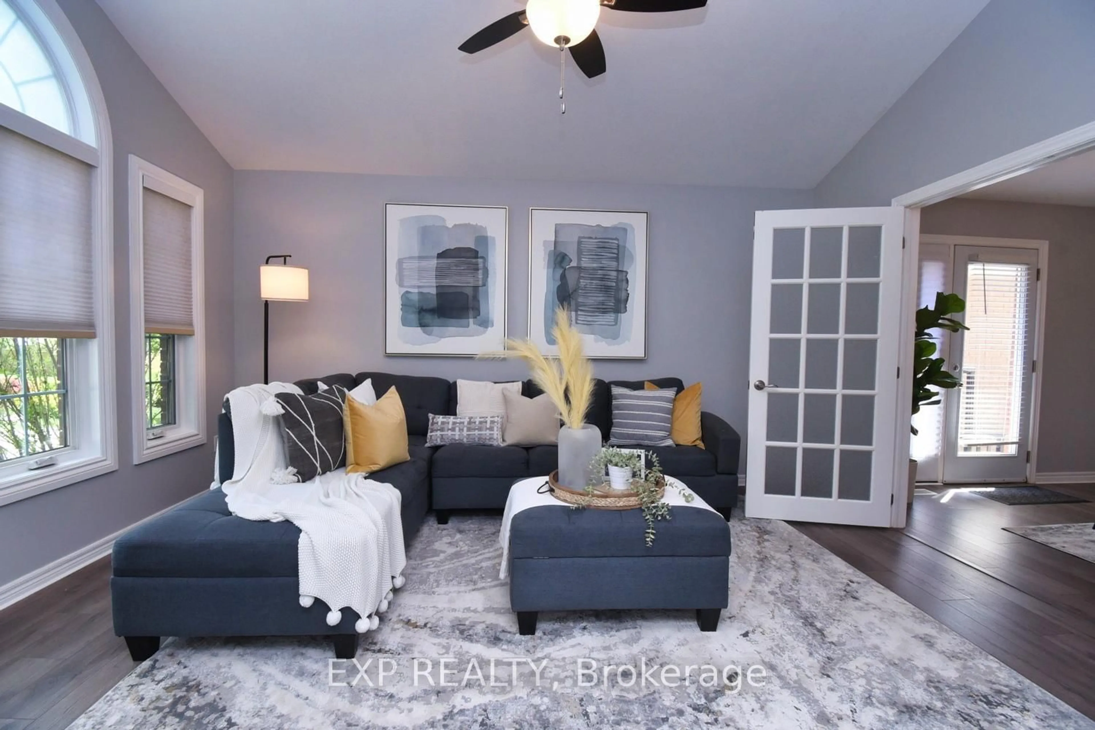 Living room with furniture, unknown for 16 Hollybank Way, Hamilton Ontario L0R 1W0