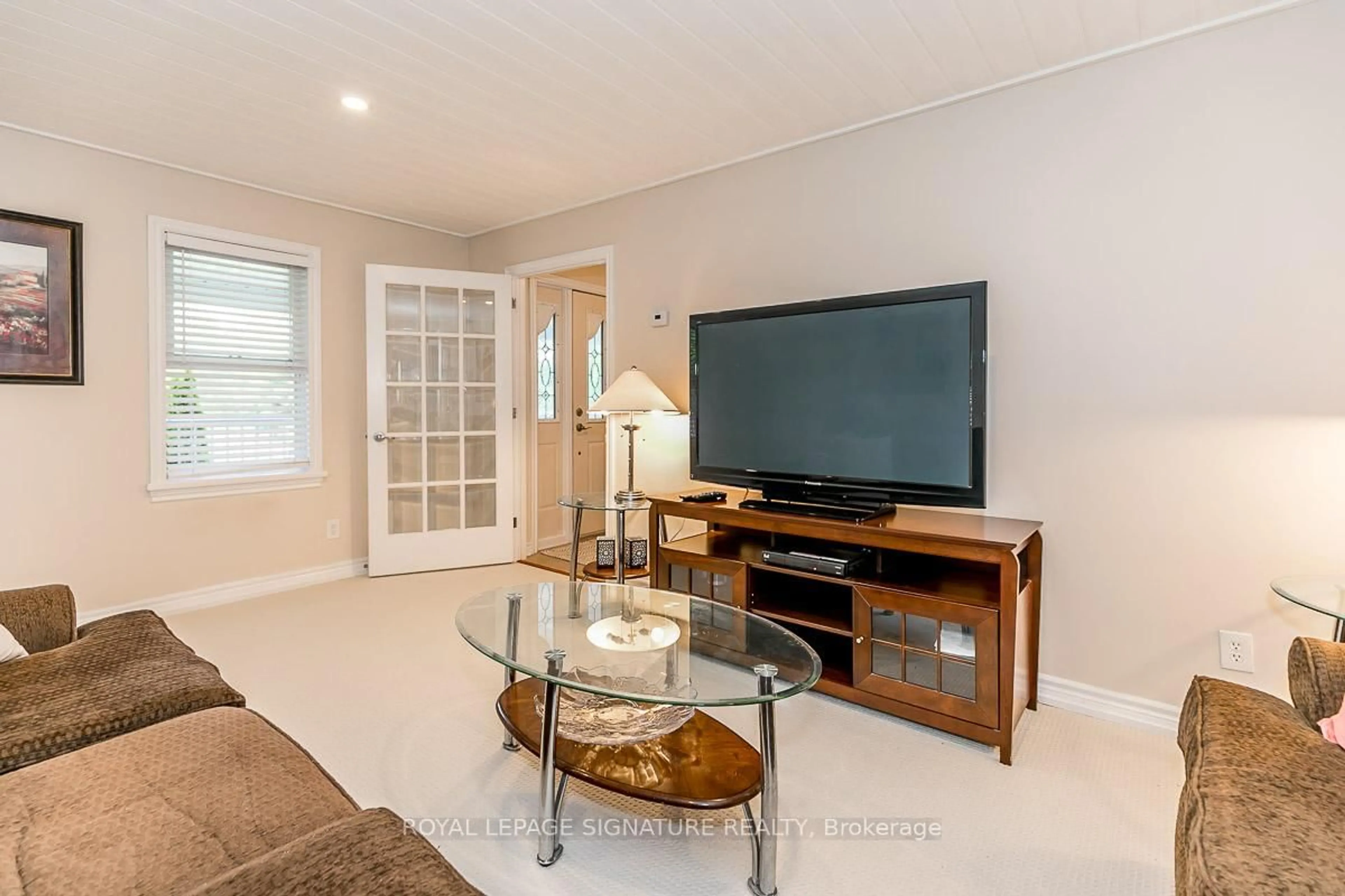 Living room with furniture, unknown for 1032 Base Line Rd, Gravenhurst Ontario P0E 1N0