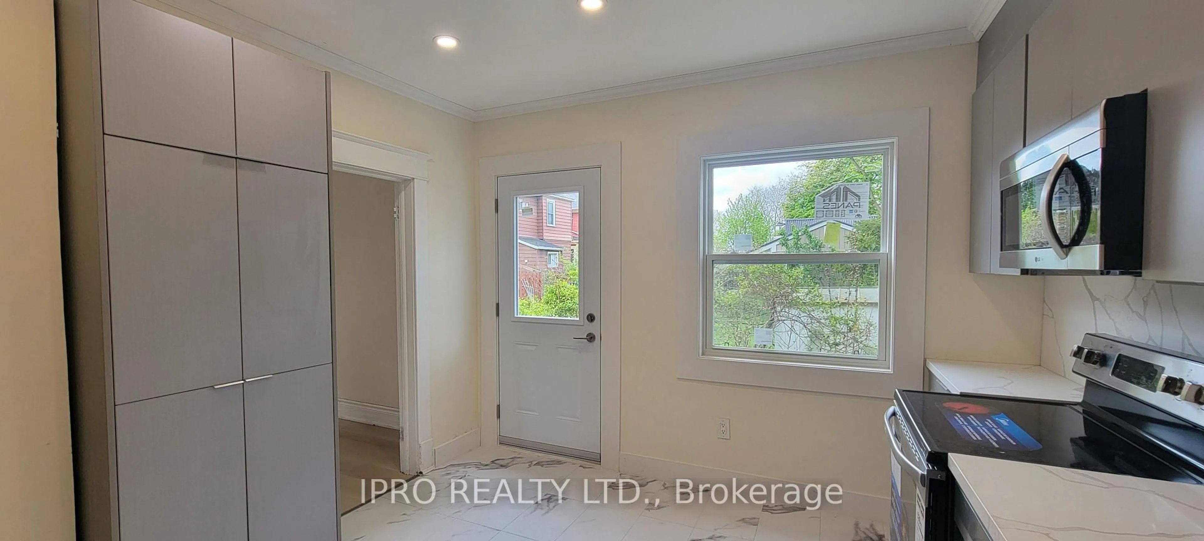 A pic of a room for 4869 Second Ave, Niagara Falls Ontario L2E 4H9