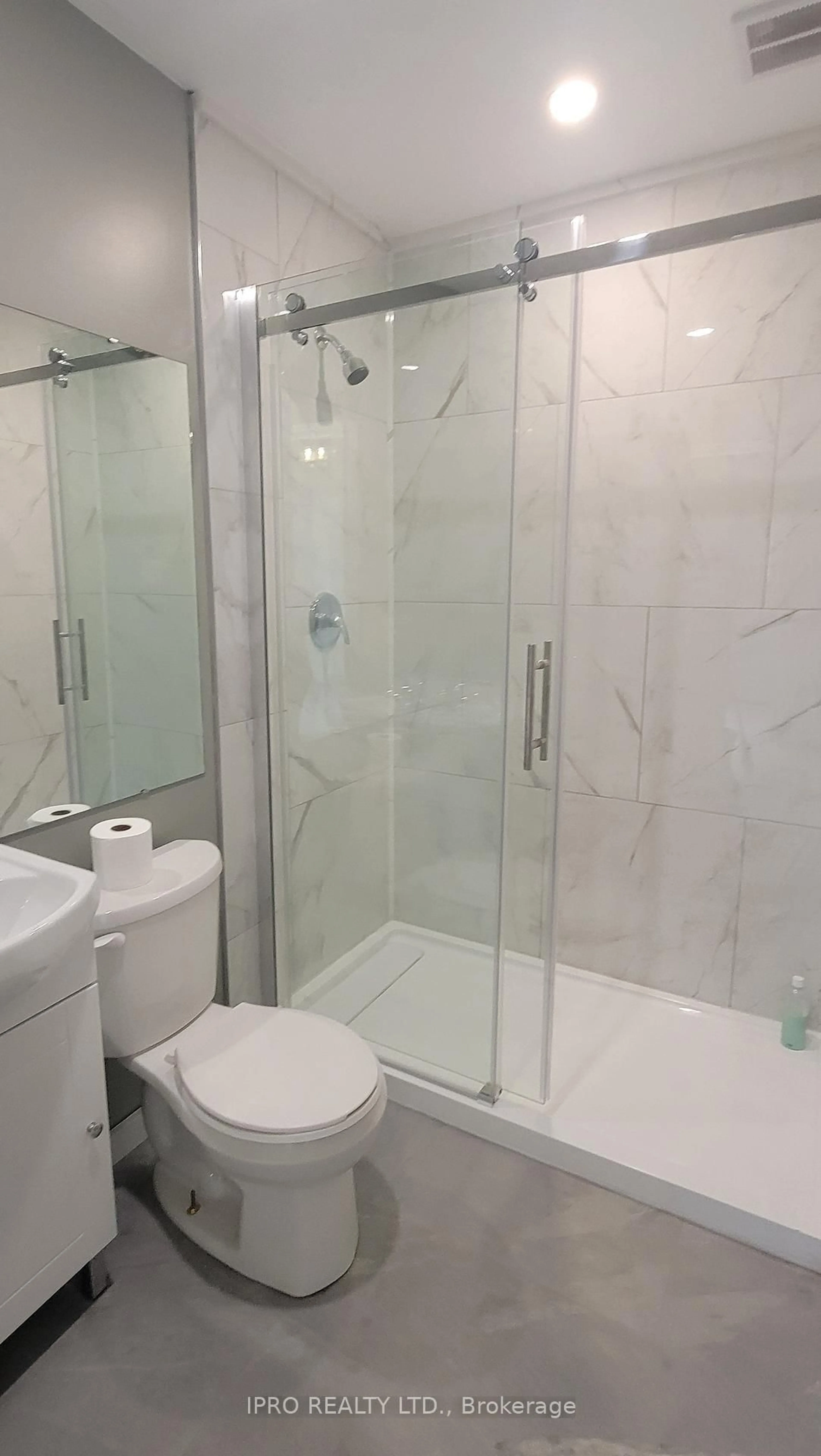 Standard bathroom, ceramic/tile floor for 4869 Second Ave, Niagara Falls Ontario L2E 4H9