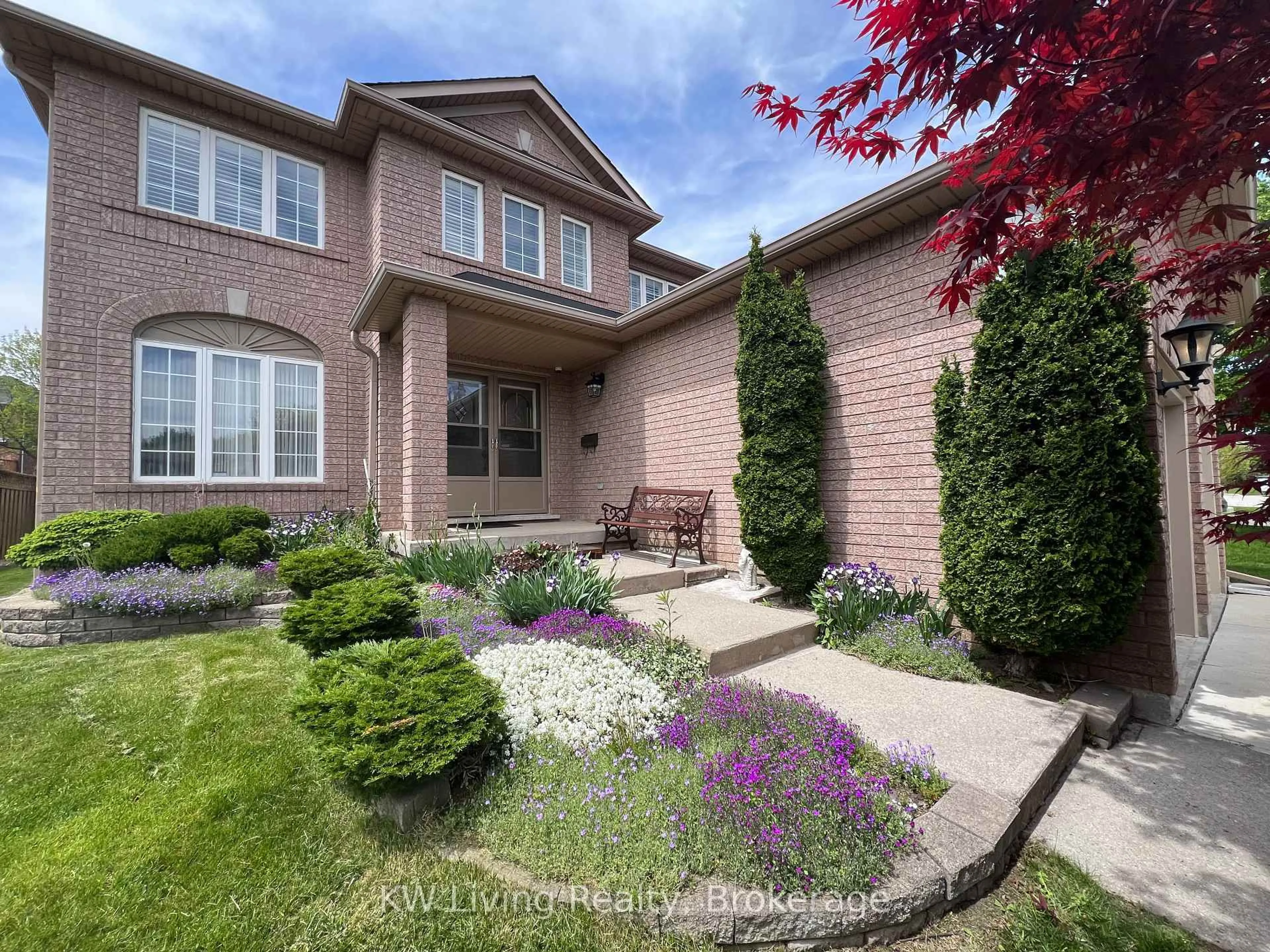 Home with brick exterior material, street for 76 Spooner Cres, Cambridge Ontario N1T 1Y1
