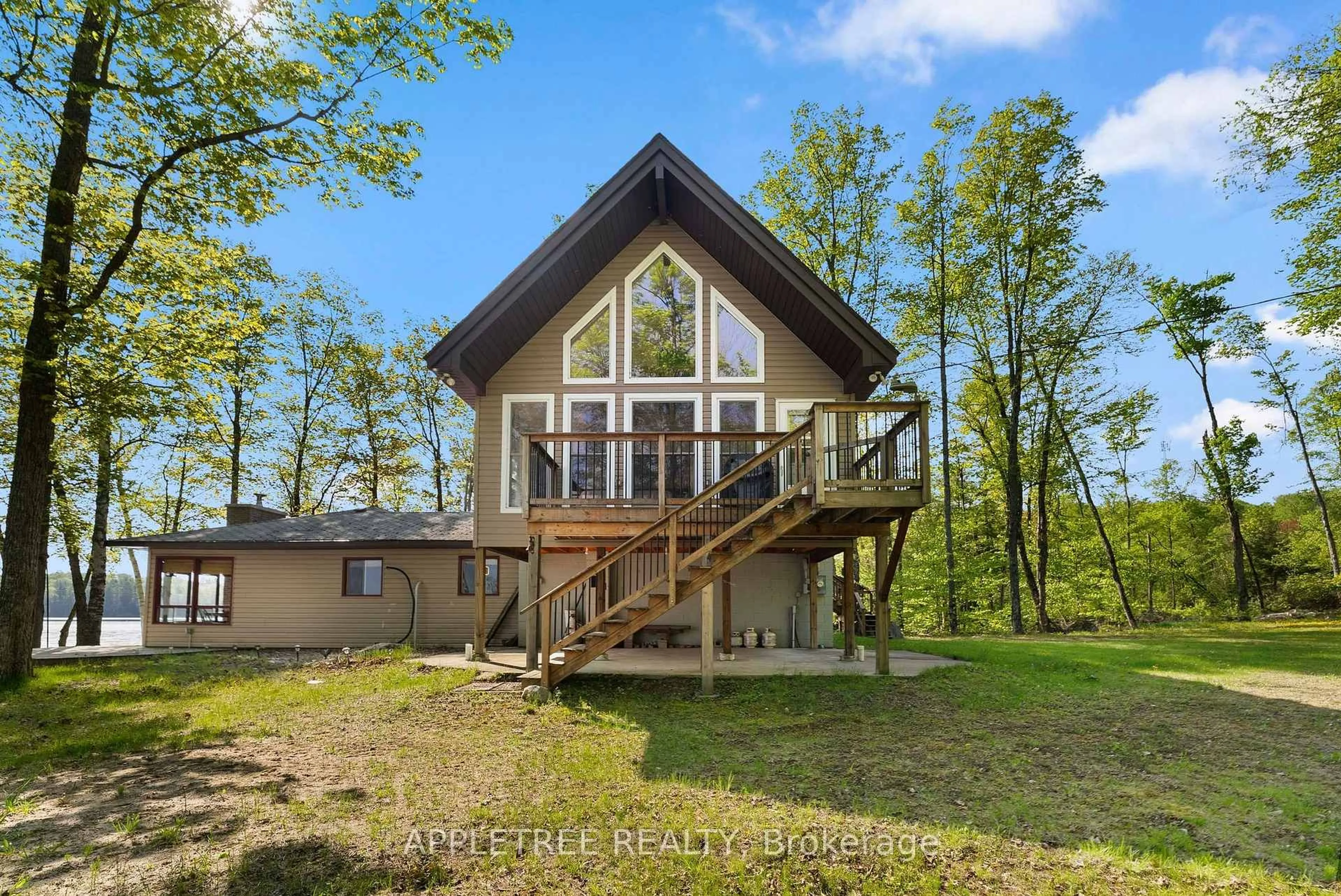 Home with vinyl exterior material, water/lake/river/ocean view for 1014 Crowsfoot Lane, Plevna Ontario K0H 2M0
