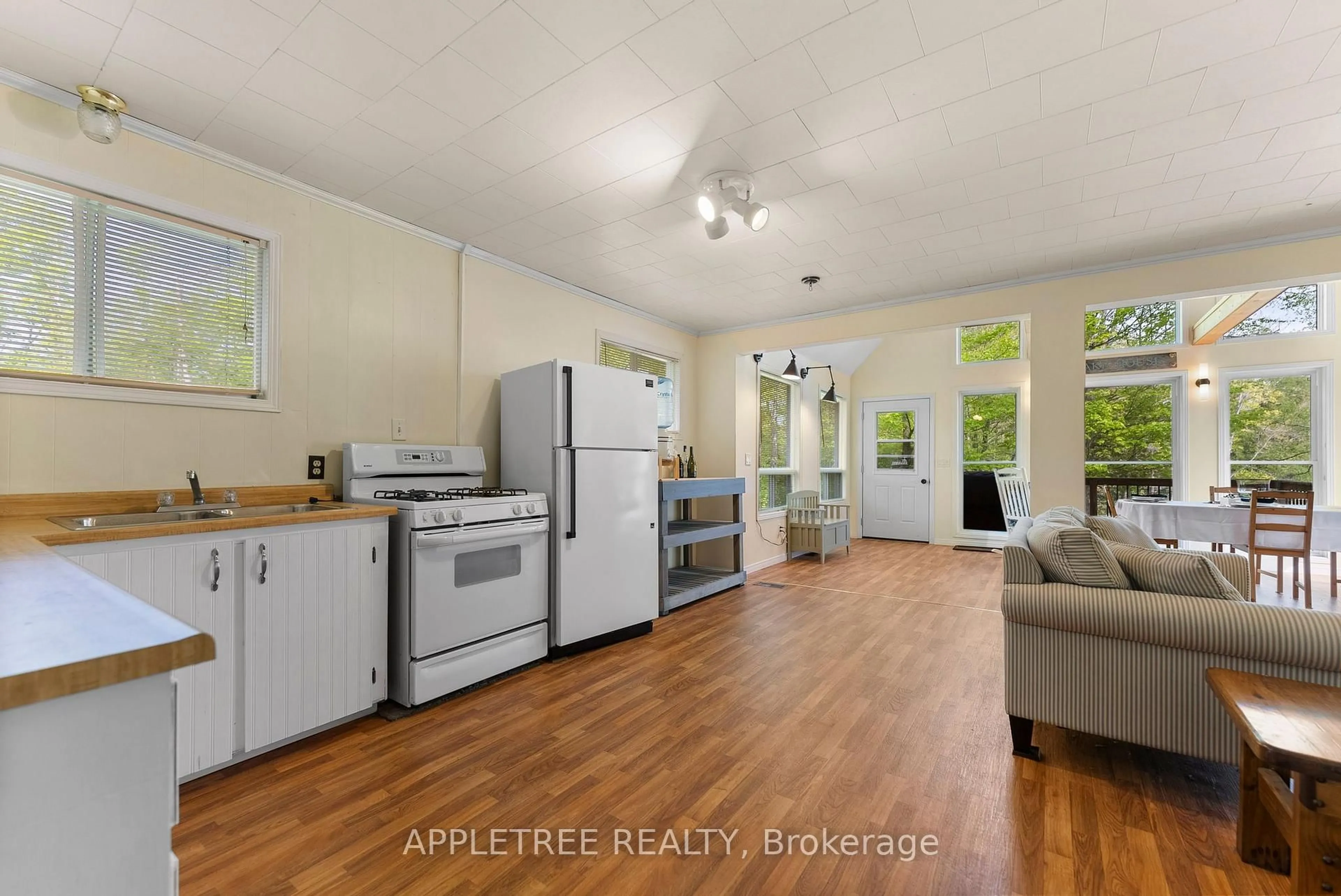 Open concept kitchen, unknown for 1014 Crowsfoot Lane, Plevna Ontario K0H 2M0