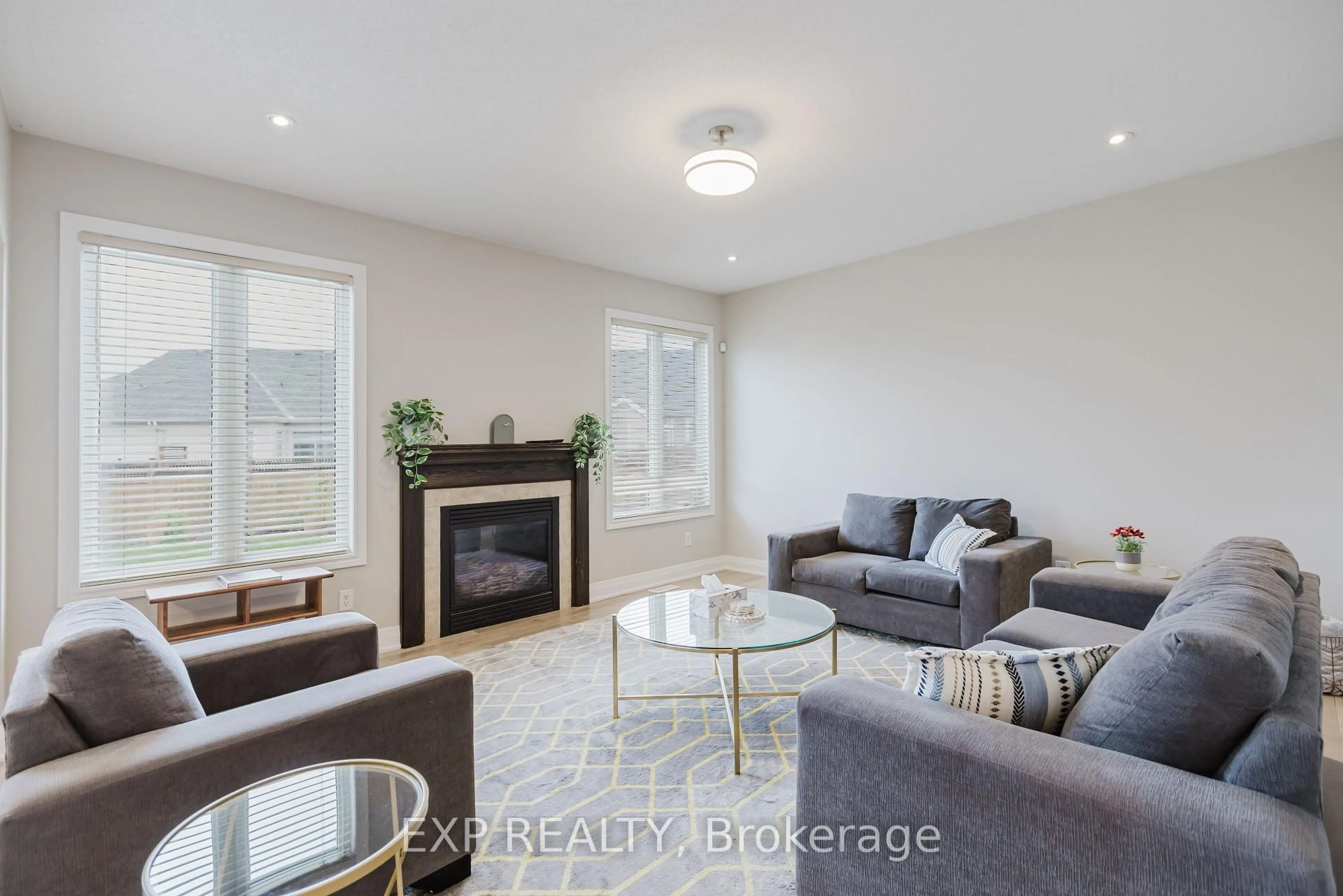 Living room with furniture, unknown for 2514 STONE COVE Cres, Ottawa Ontario K2J 0T3