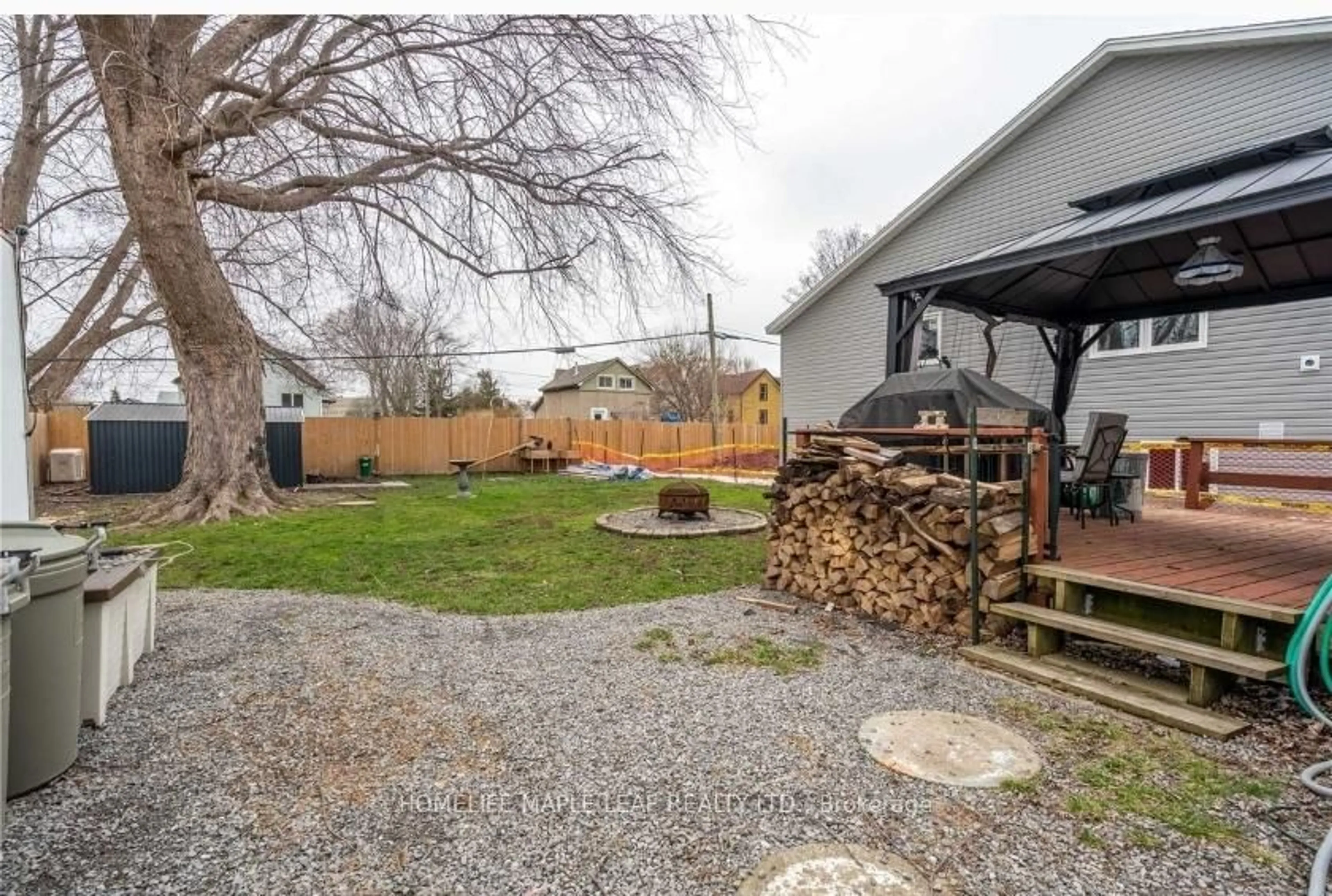 Patio, street for 77 Welland St, Port Colborne Ontario L3K 1V1