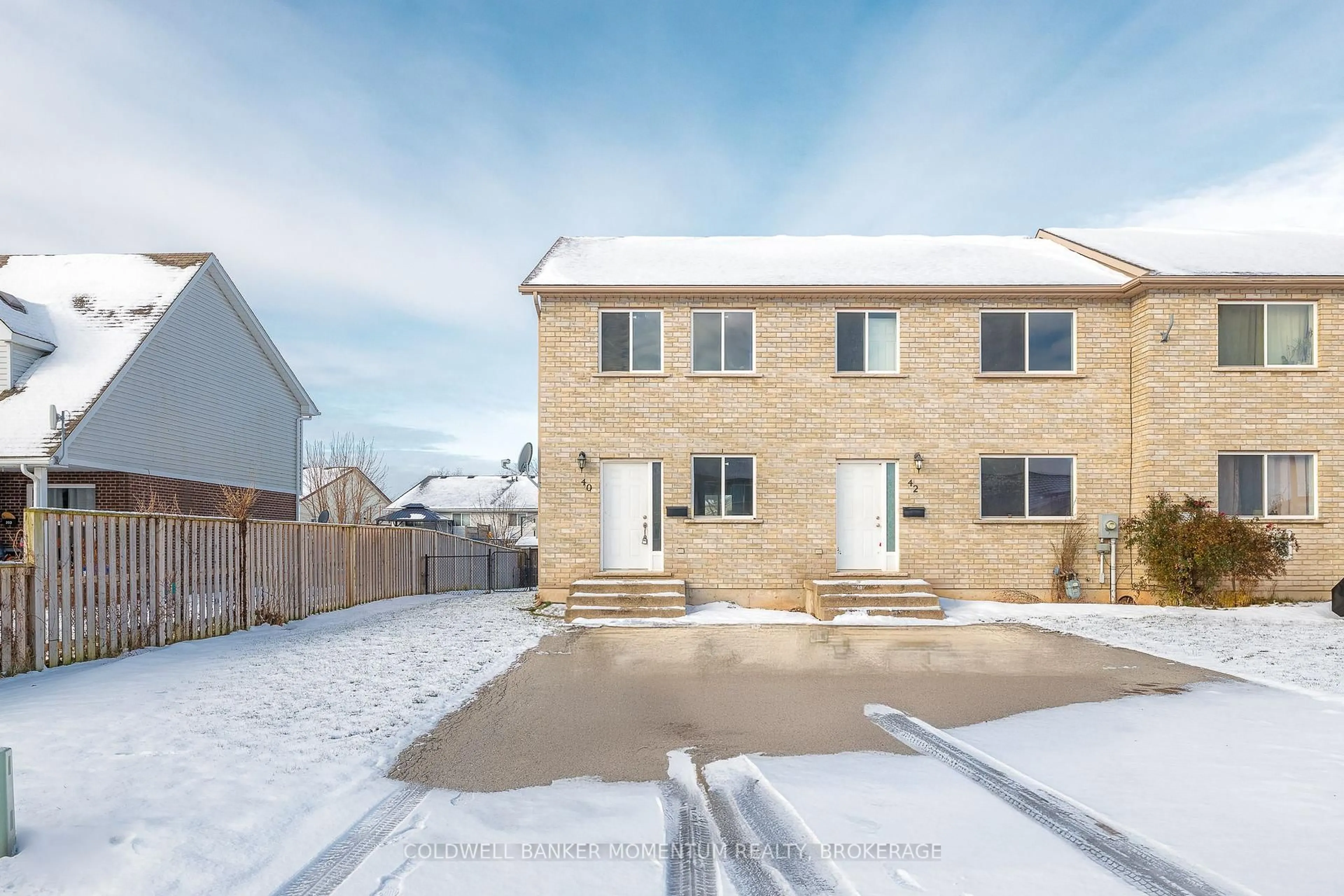 A pic from outside/outdoor area/front of a property/back of a property/a pic from drone, street for 40 Saturn Rd, Port Colborne Ontario L3K 6E1