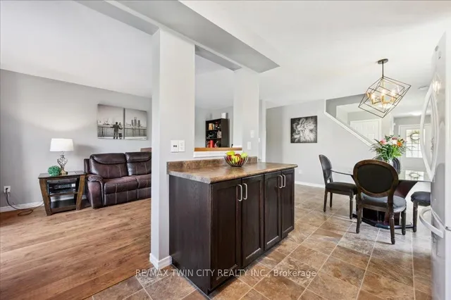 Additional property image - 6 Upper Mercer St Unit F27