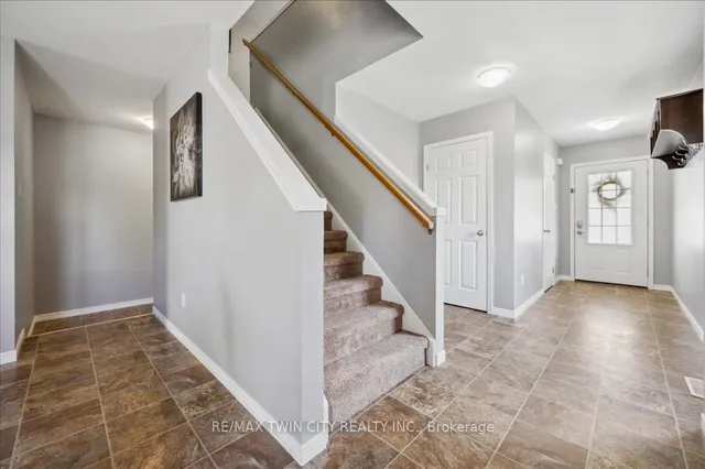 Additional property image - 6 Upper Mercer St Unit F27