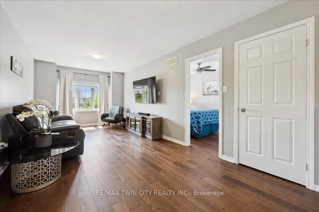 Additional property image - 6 Upper Mercer St Unit F27