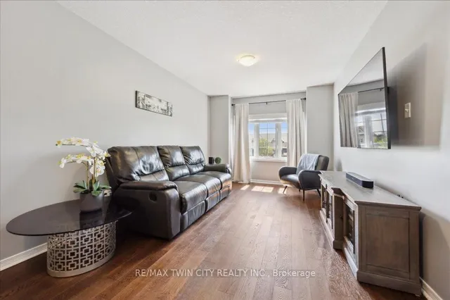 Additional property image - 6 Upper Mercer St Unit F27